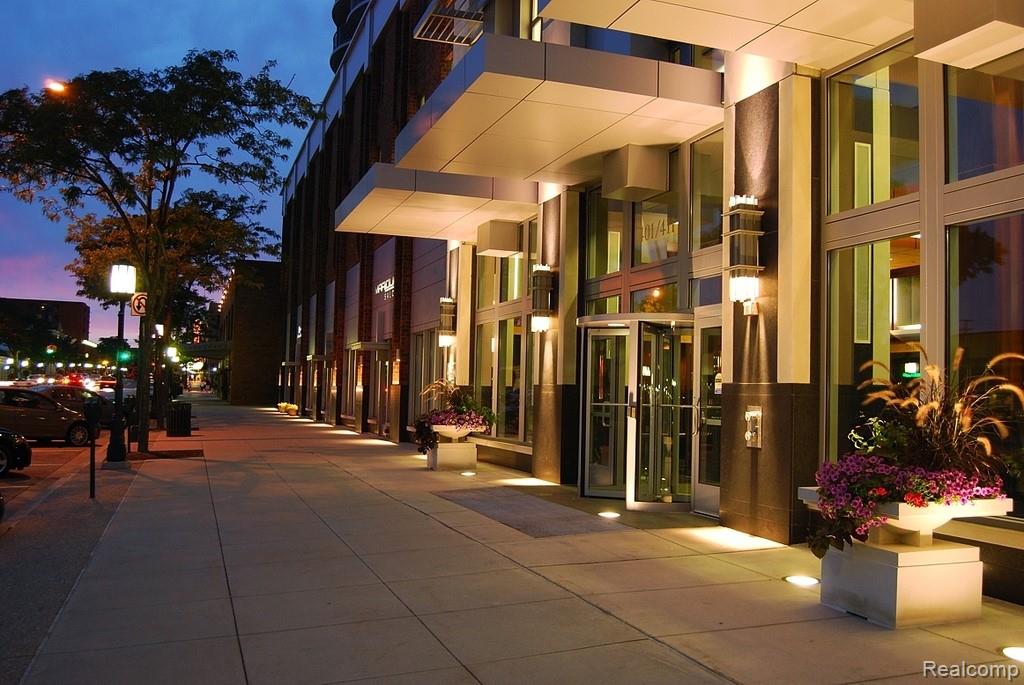 411, Old Woodward, #529, Birmingham, Michigan, 48009
