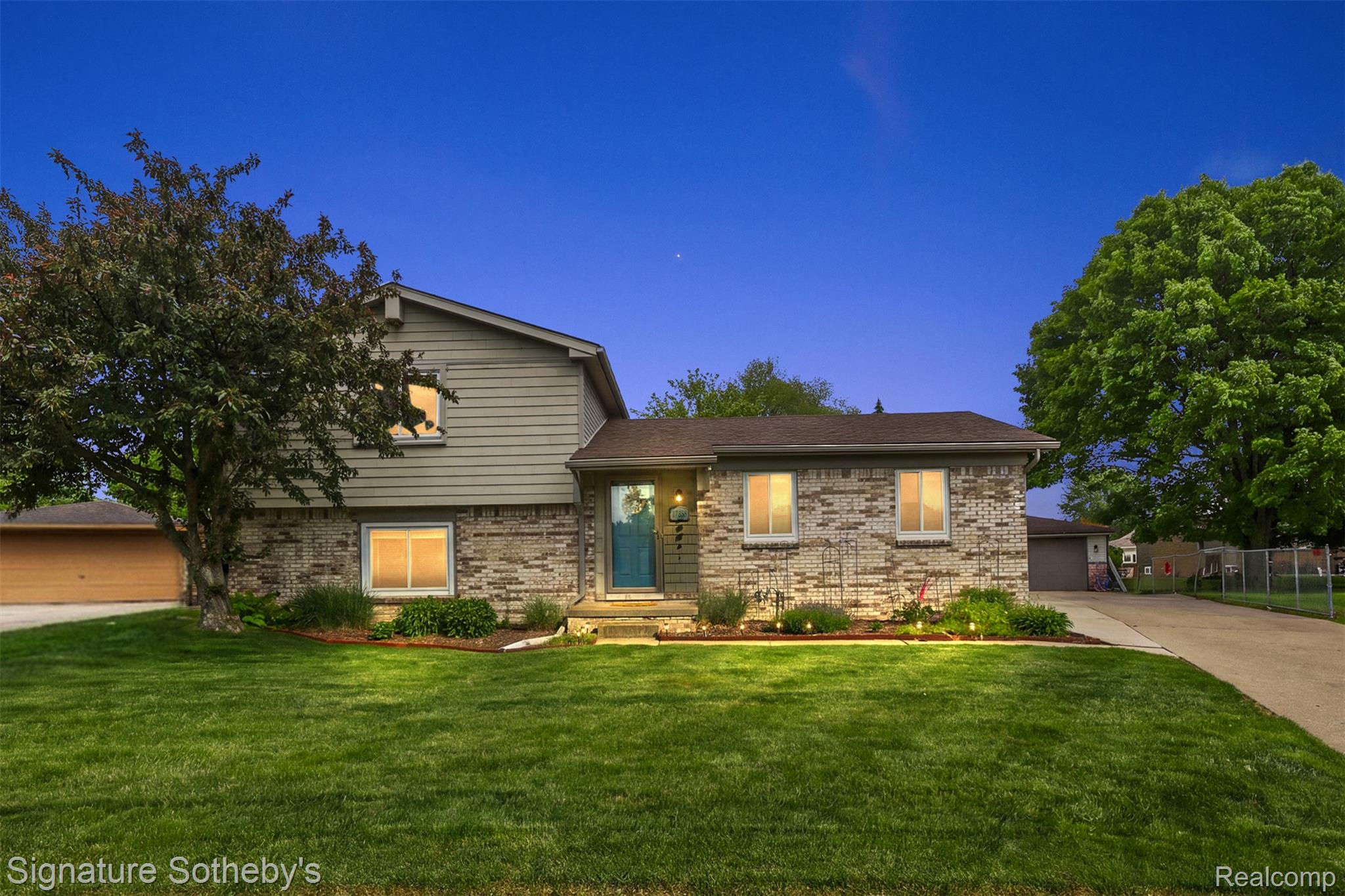 17858, Loranger, Clinton Township, Michigan, 48038