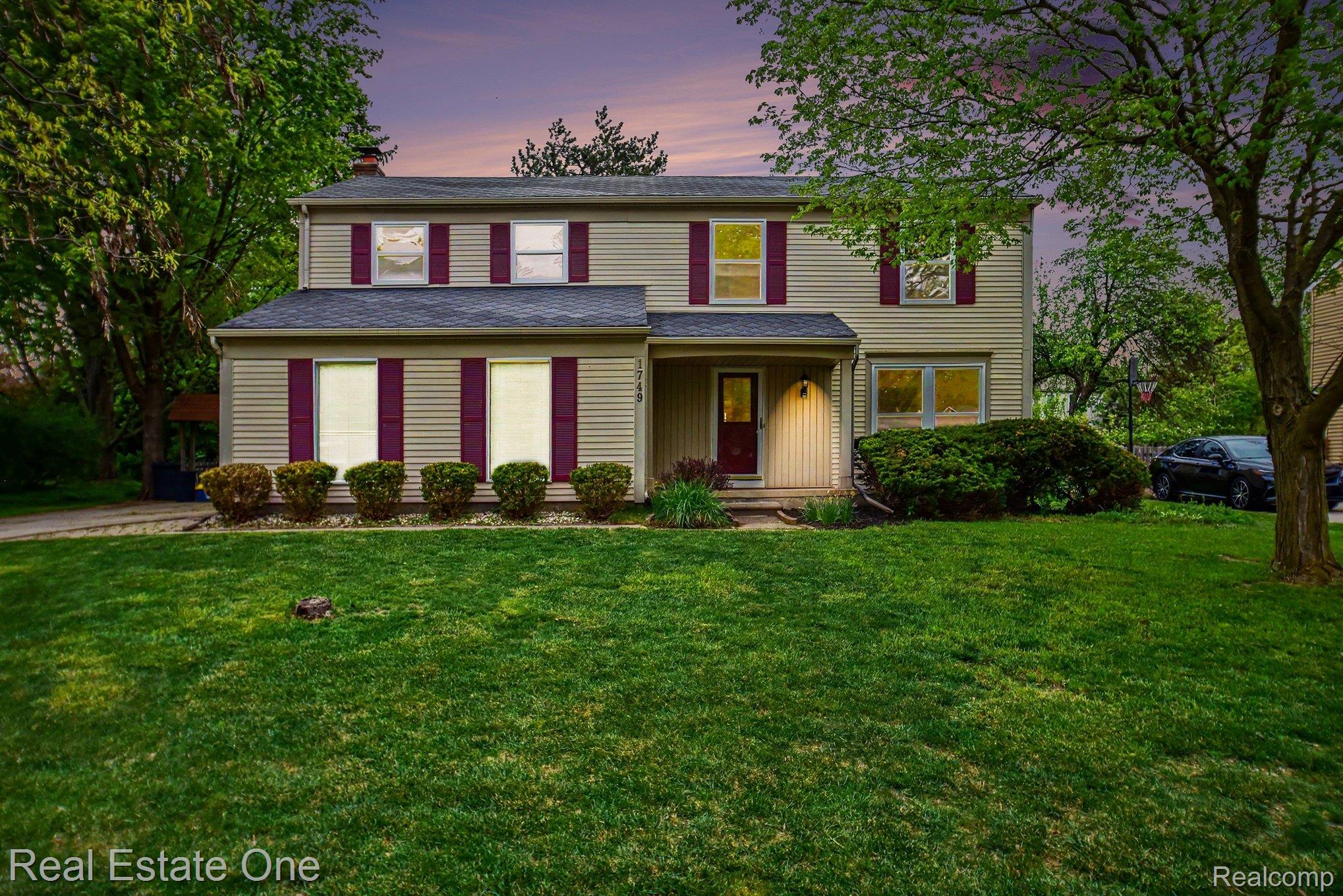1749, Freemont, Troy, Michigan, 48098