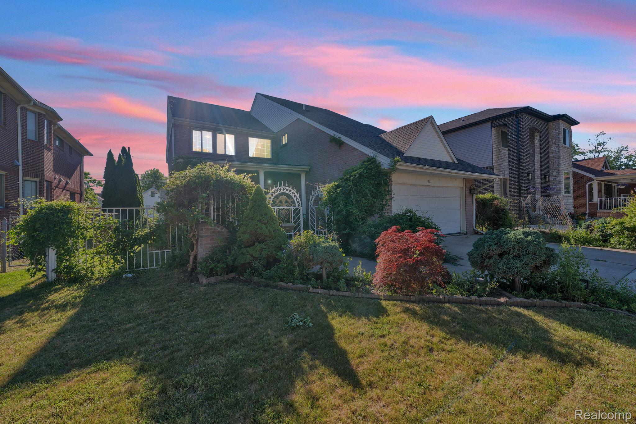 7511, Orchard, Dearborn, Michigan, 48126