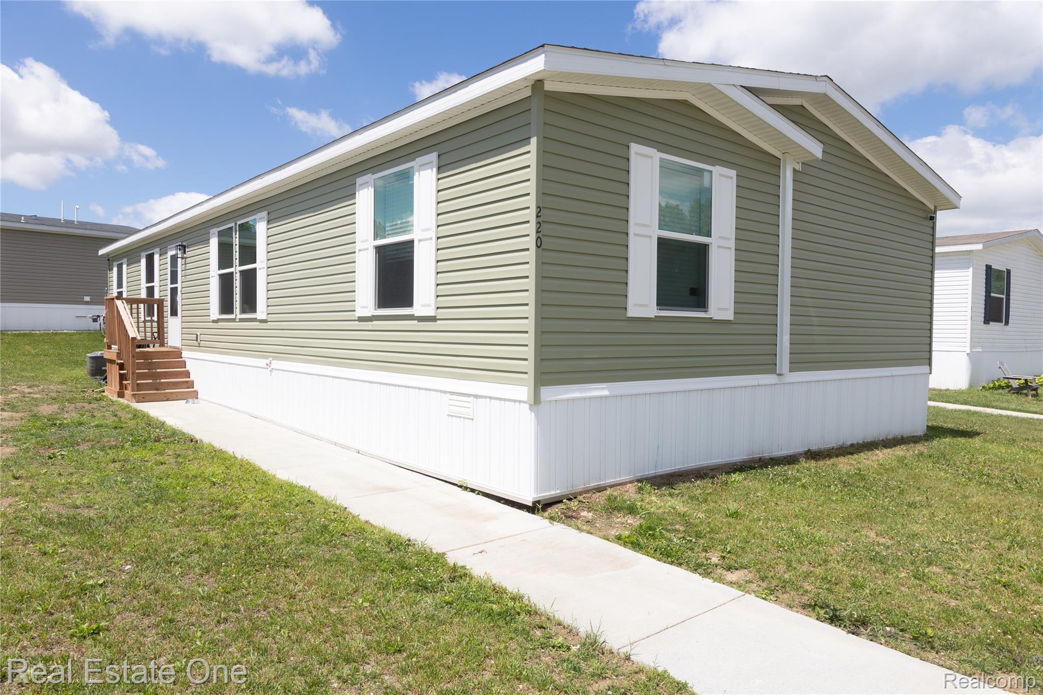 220, Borman, Flushing, Michigan, 48433