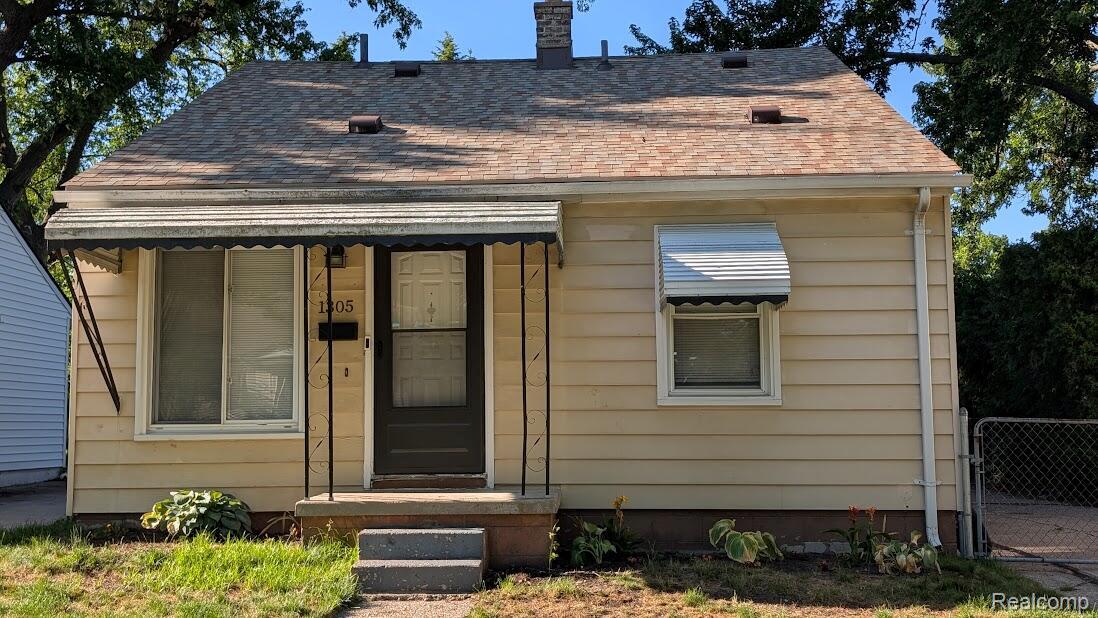 1305, Bauman, Royal Oak, Michigan, 48073