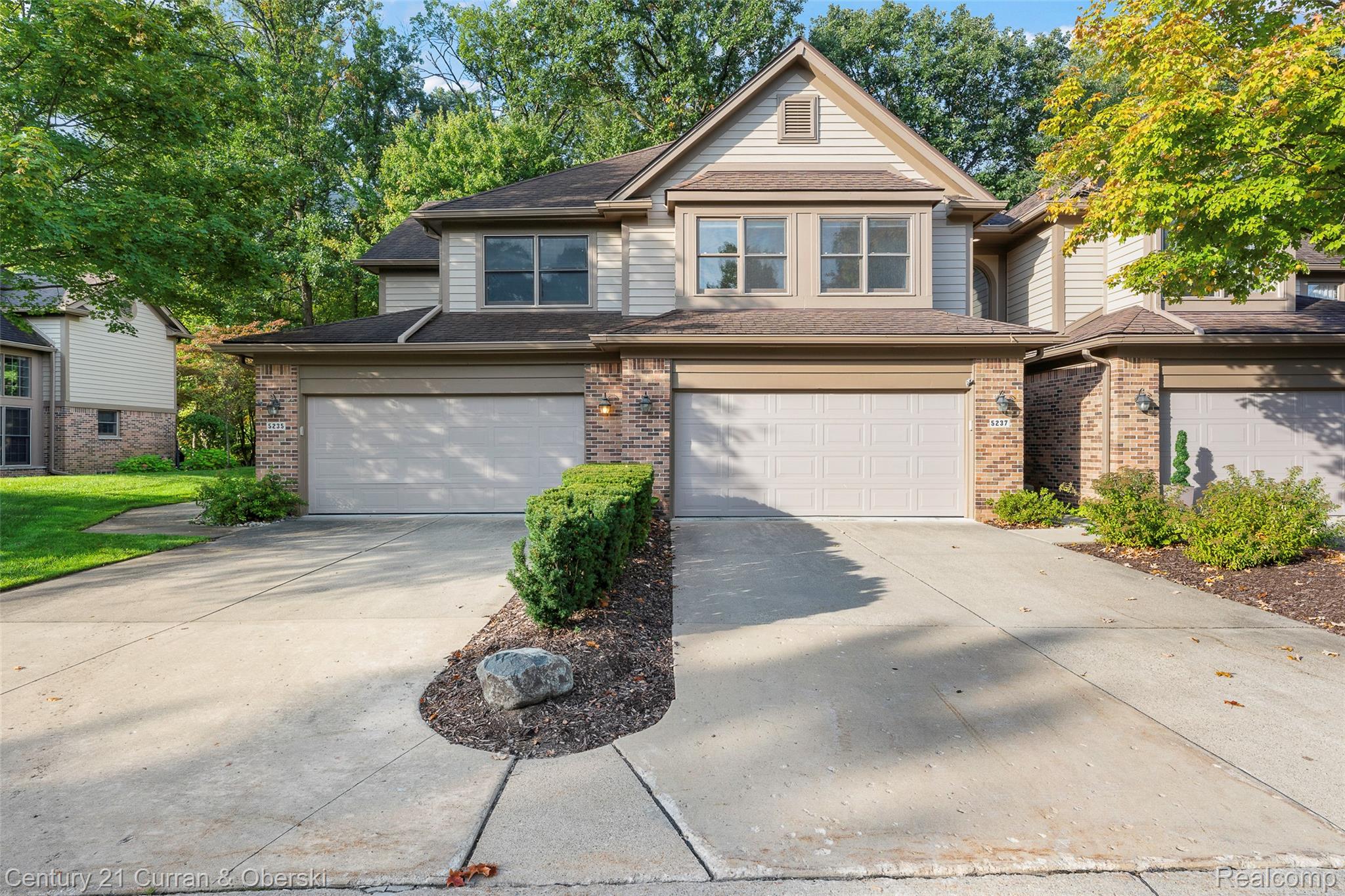 5237, Royal Vale, Dearborn, Michigan, 48126