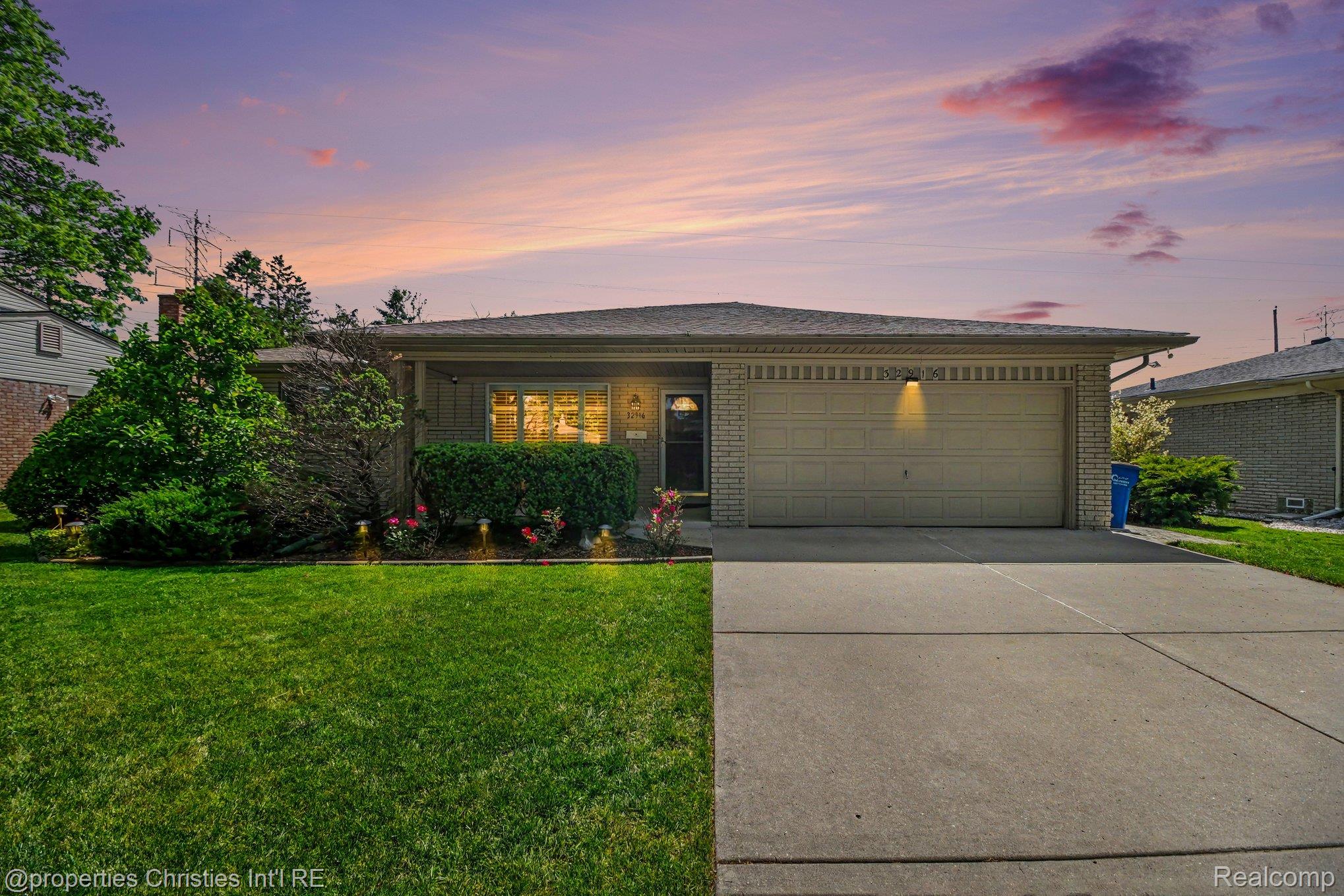 32916, Cambridge, Warren, Michigan, 48093