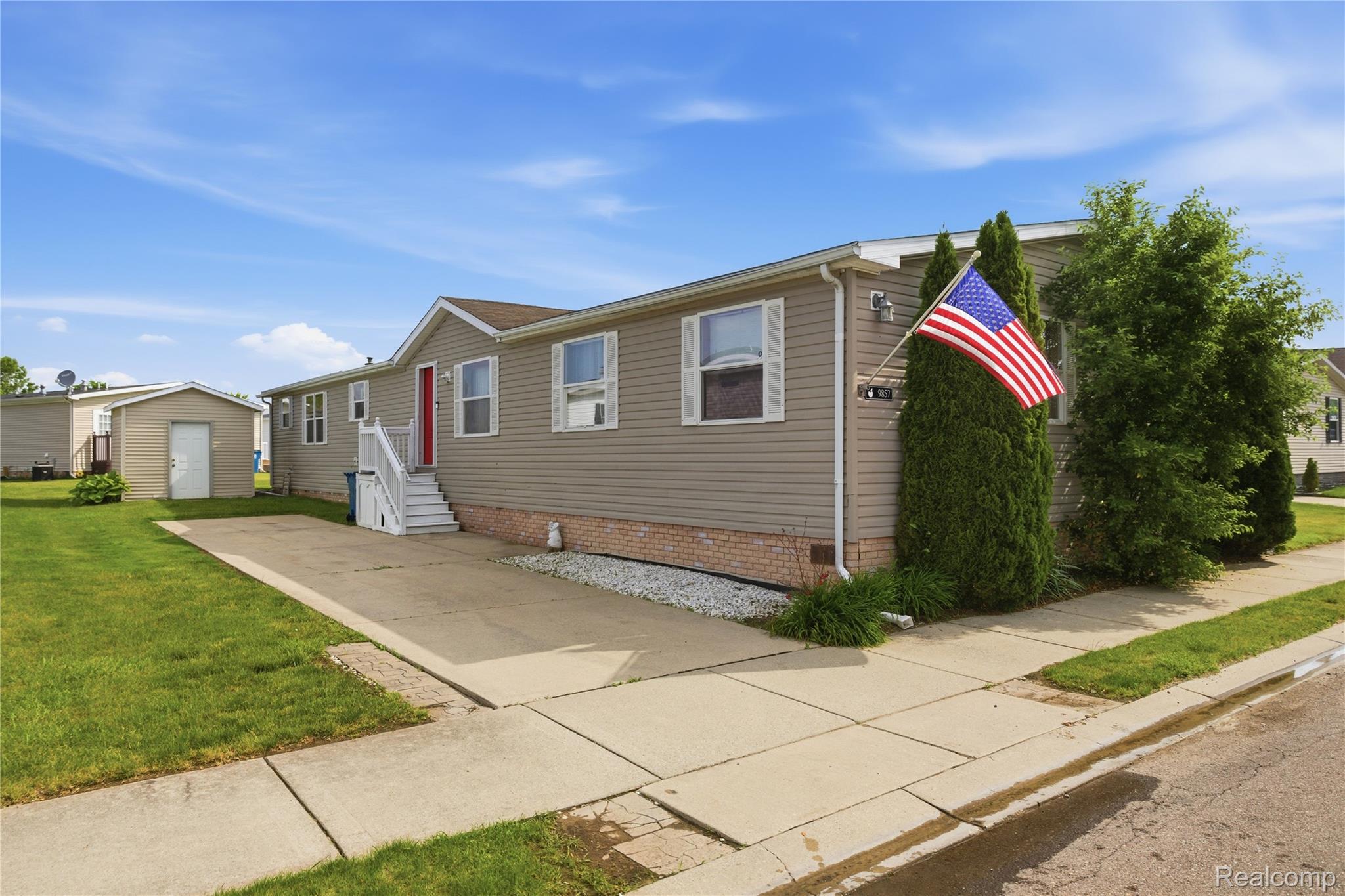 9857, Rembrandt Way, Fenton, Michigan, 48430