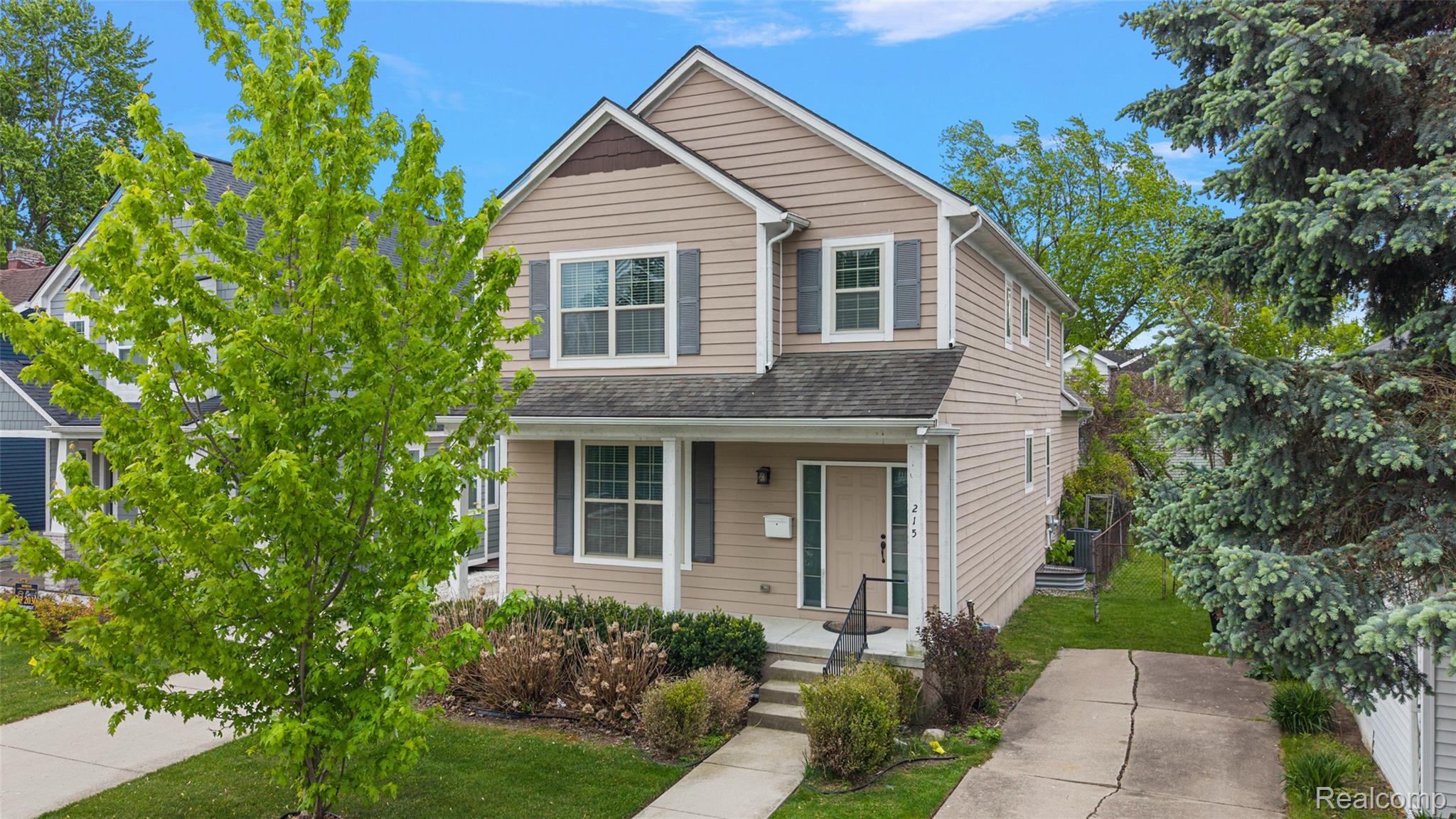 215, La Plaza, Royal Oak, Michigan, 48073
