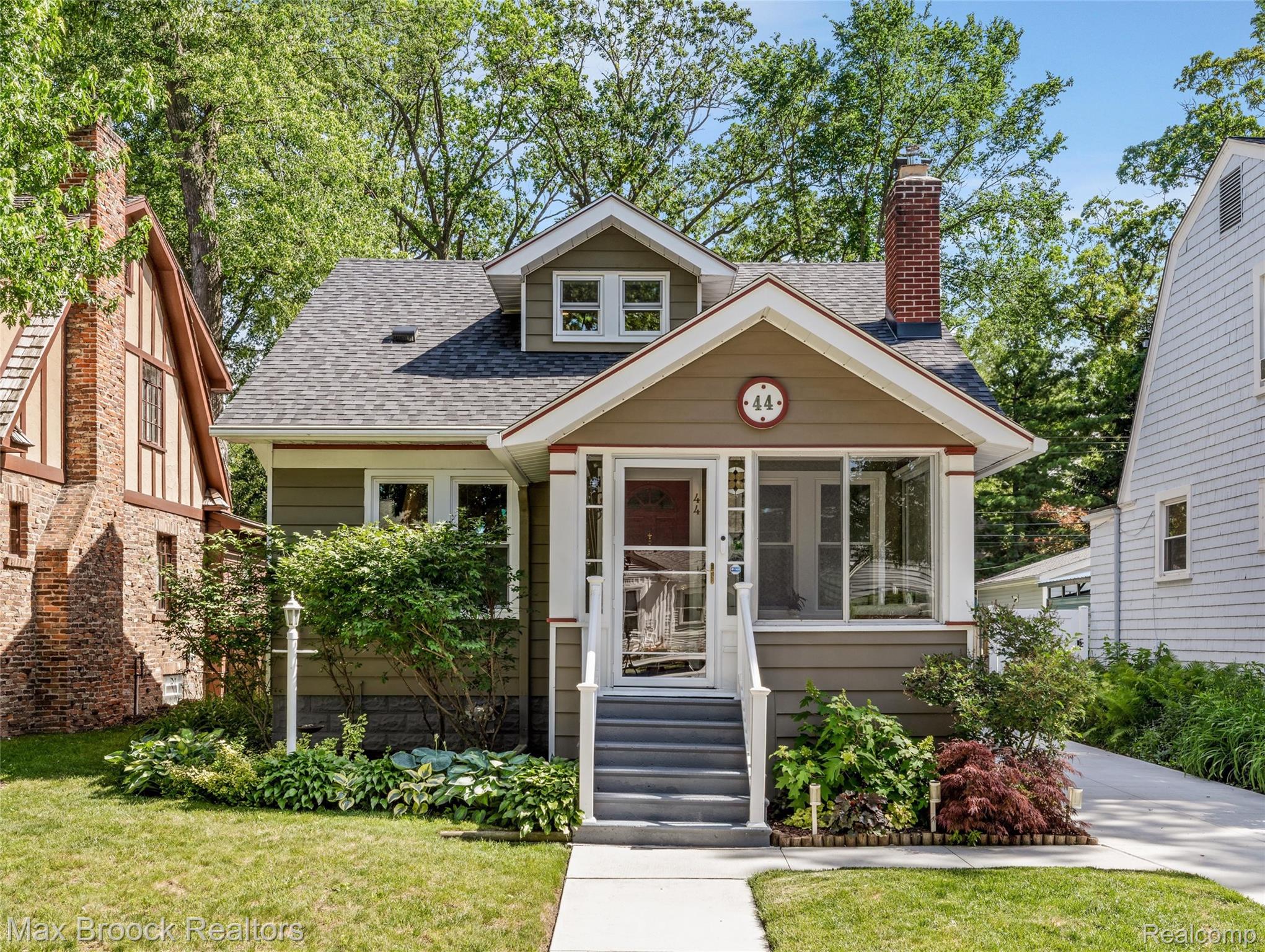 44, Kensington, Pleasant Ridge, Michigan, 48069