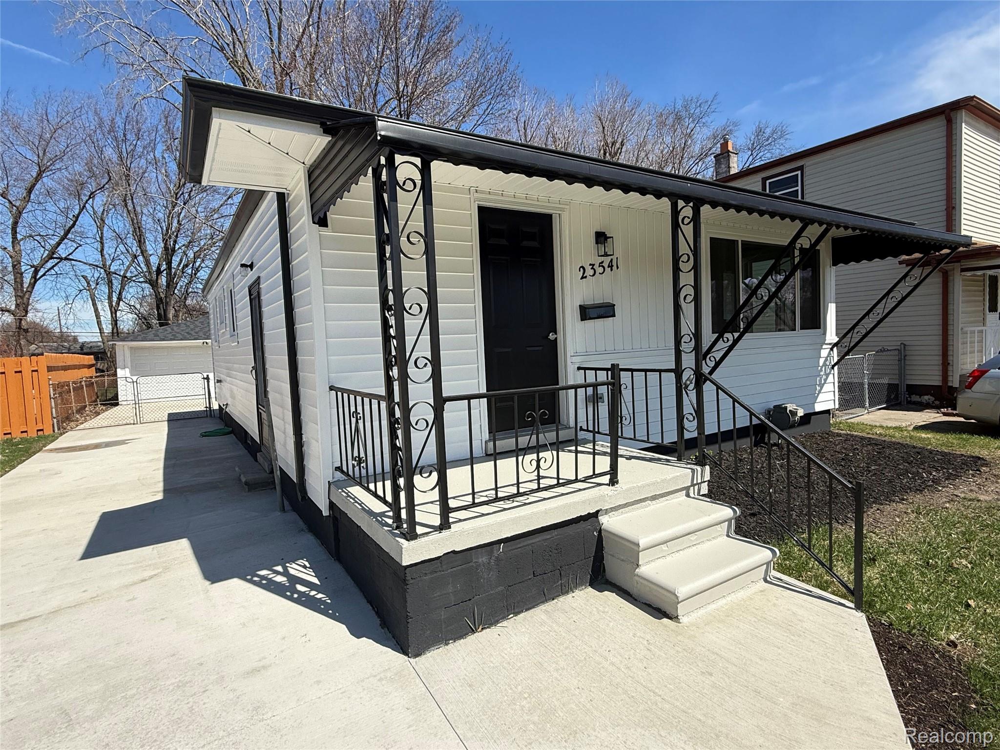 23541, Elmira, St. Clair Shores, Michigan, 48082