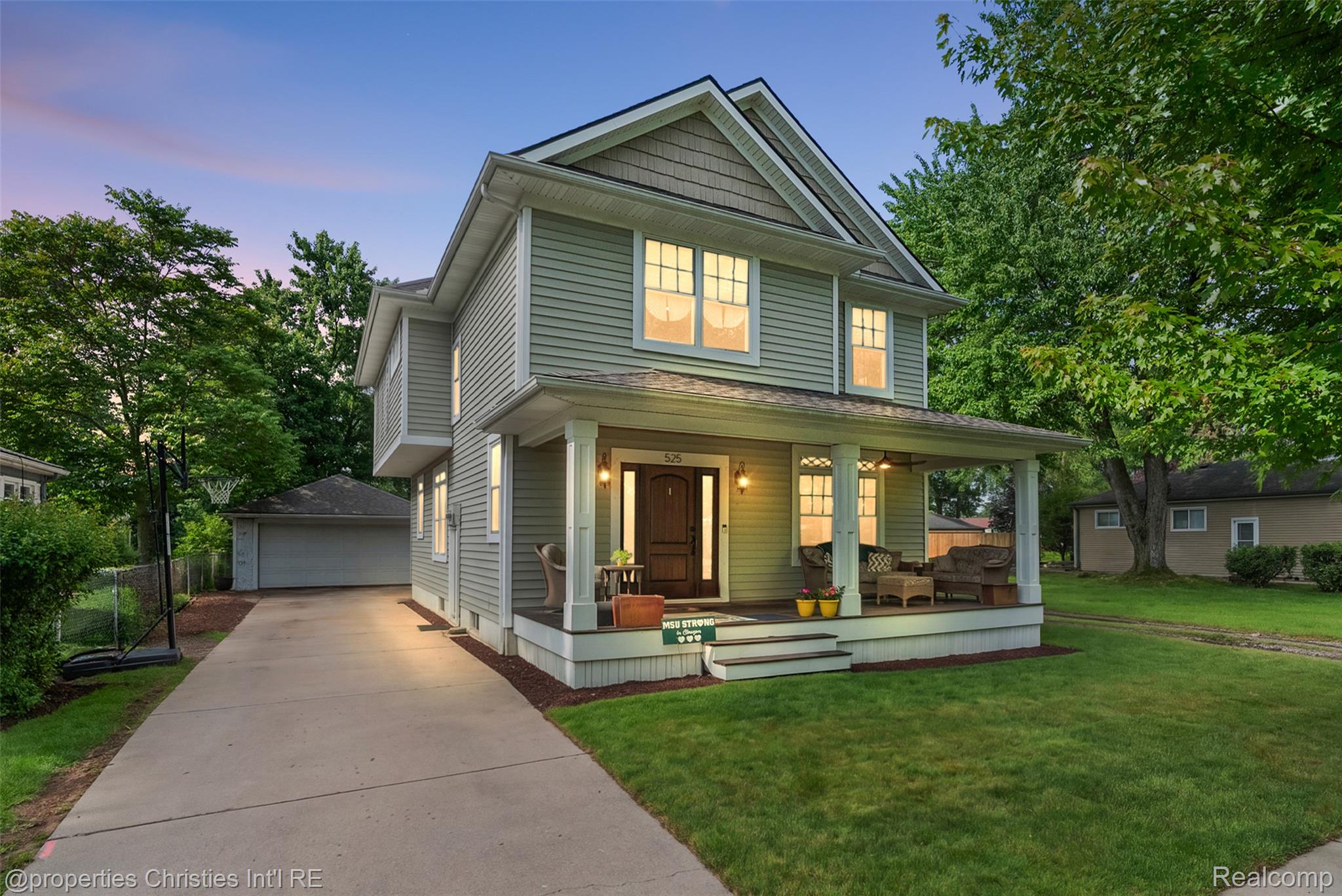 525, Broadacre, Clawson, Michigan, 48017