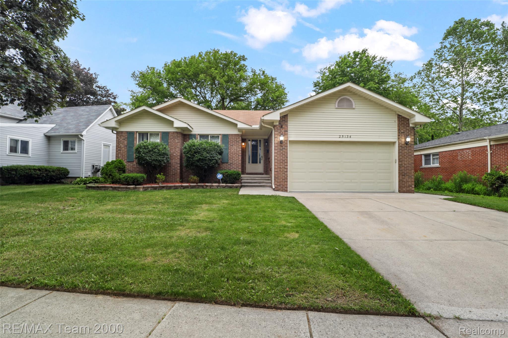 25134, Ann Arbor, Dearborn Heights, Michigan, 48127
