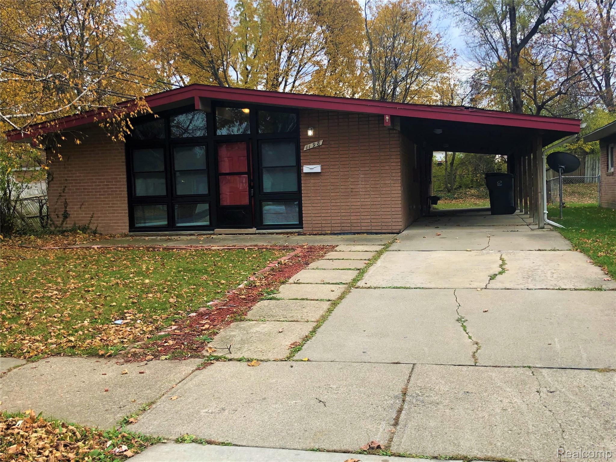 1198, Neafie, Pontiac, Michigan, 48342