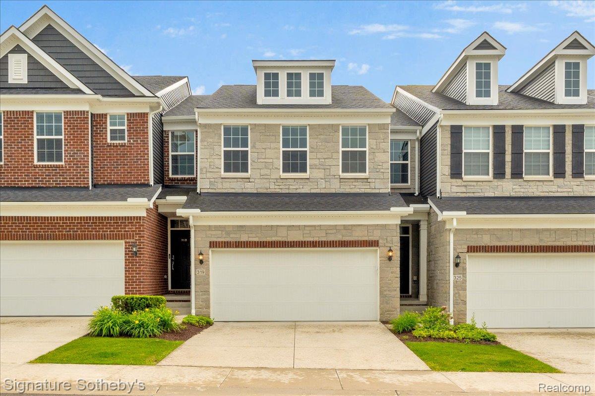 319, Strawberry, Rochester Hills, Michigan, 48307