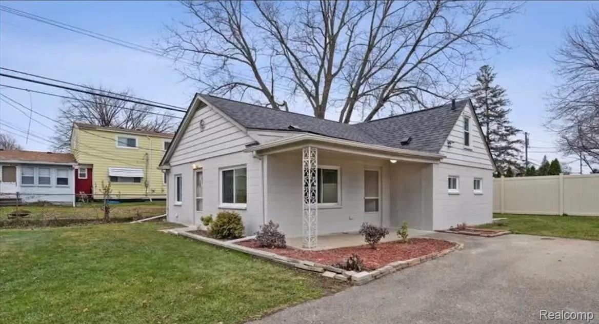 4430, Chicago, Warren, Michigan, 48092
