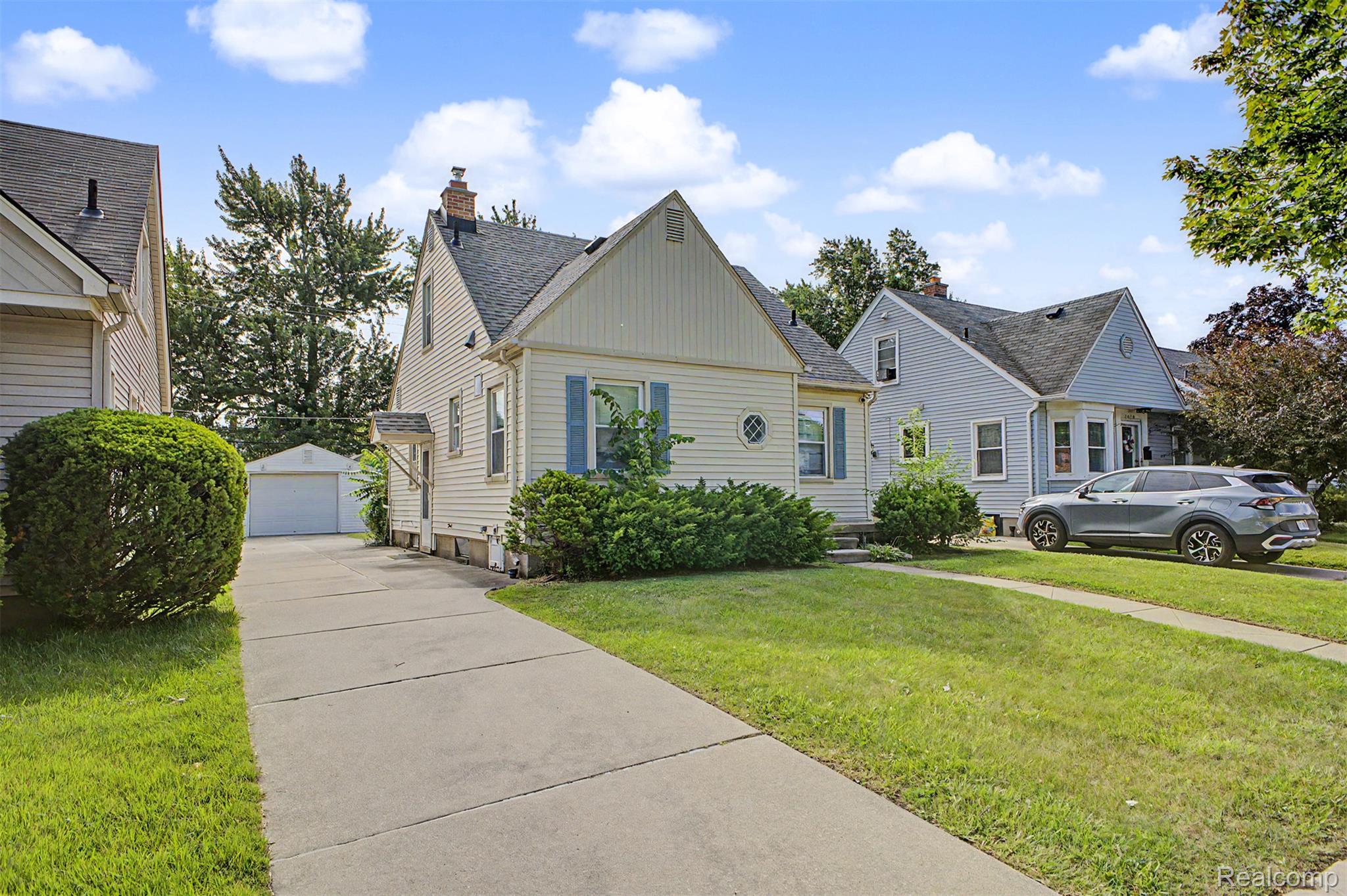 2038, Mildred, Dearborn, Michigan, 48128