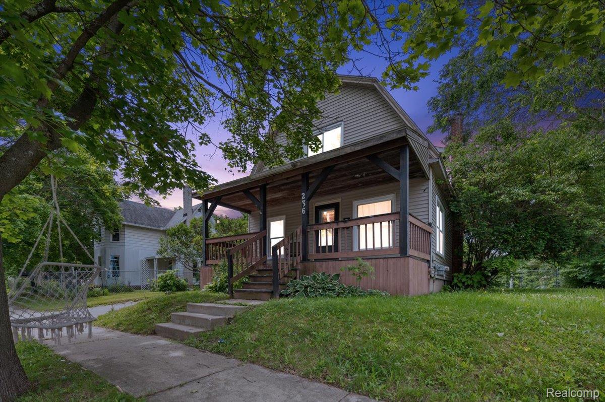 236, Lynn, Flushing, Michigan, 48433