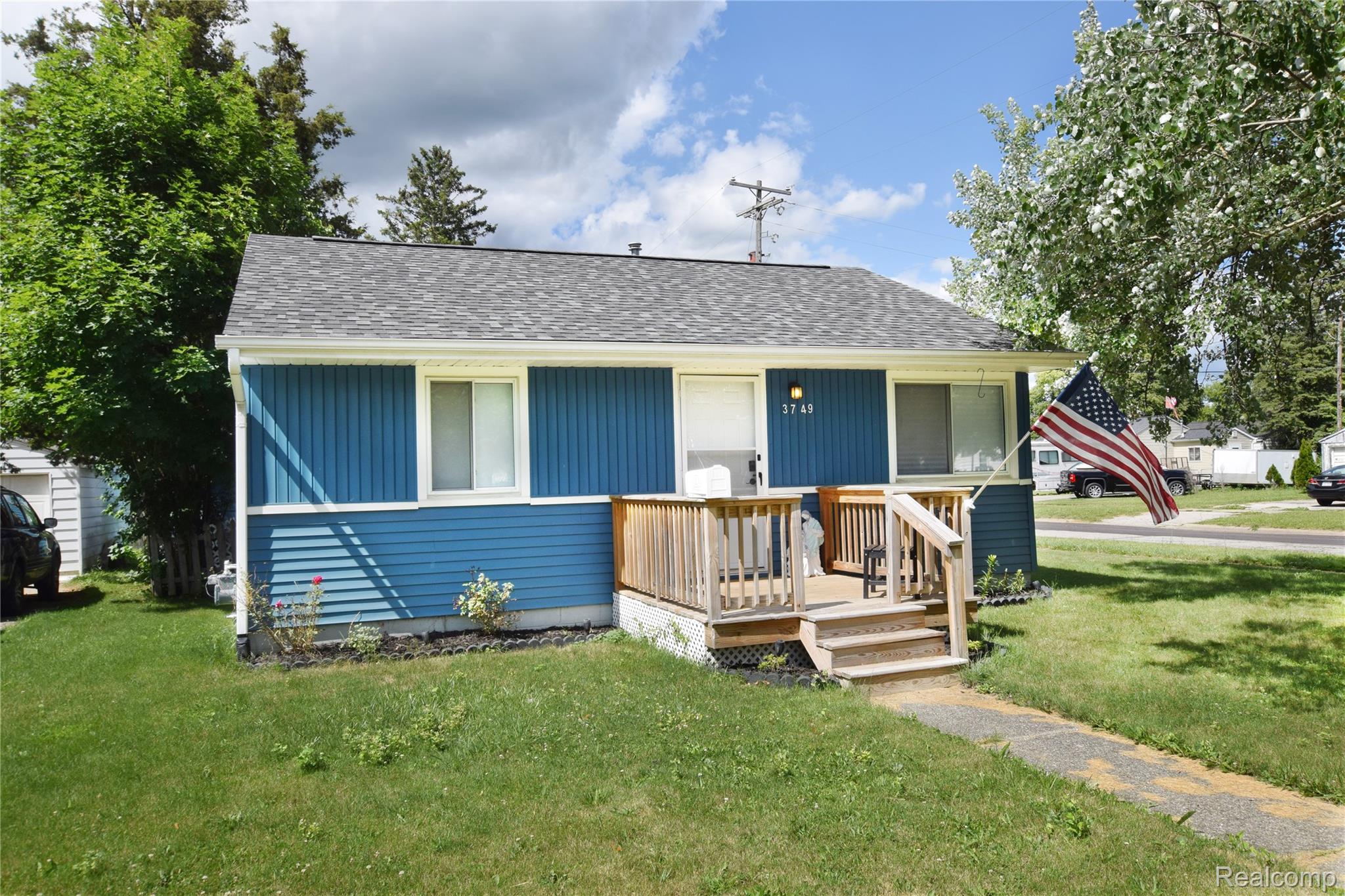 3749, Ivanhoe, Flint, Michigan, 48506