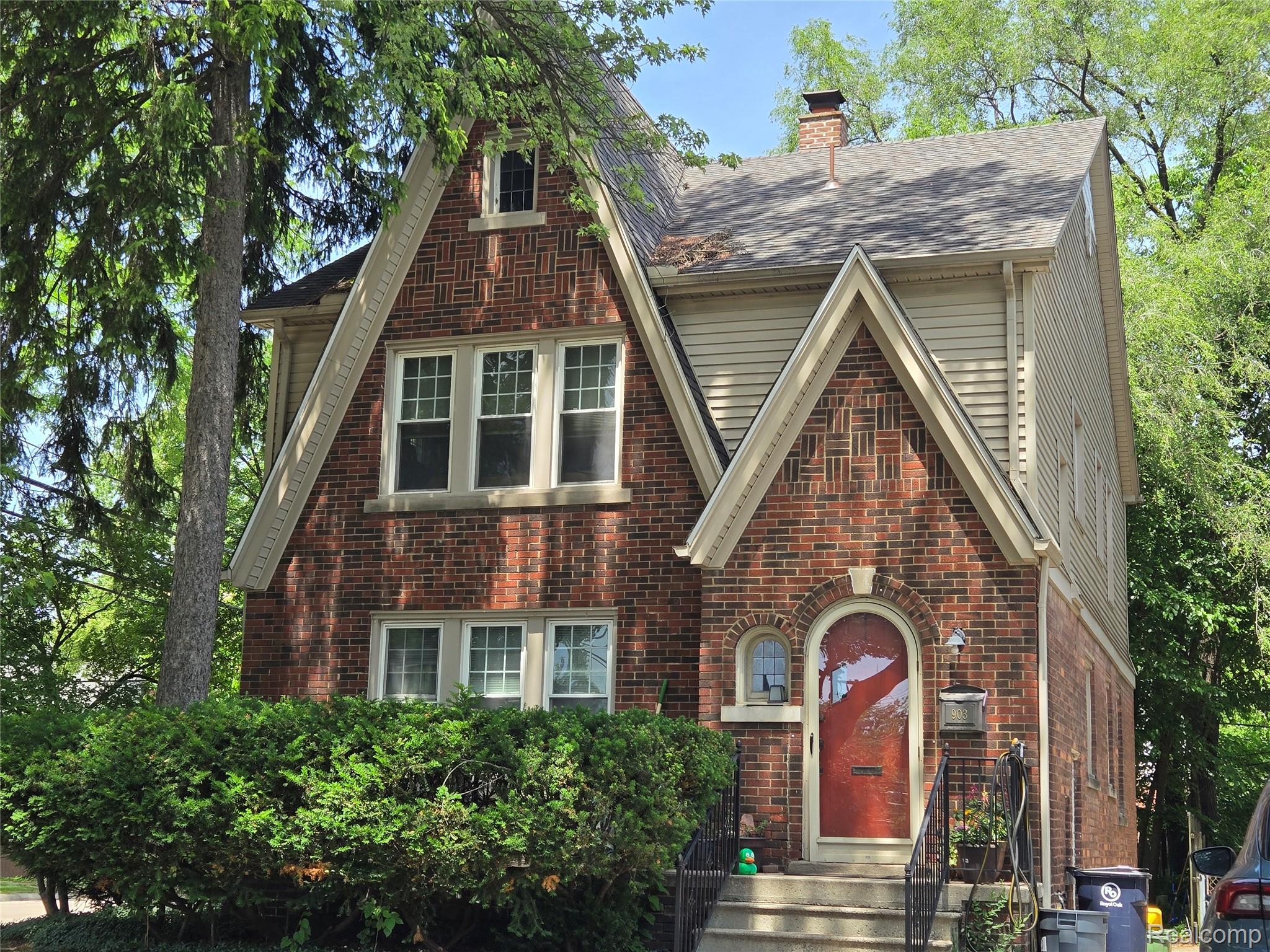 903, 3rd, E, Royal Oak, Michigan, 48067