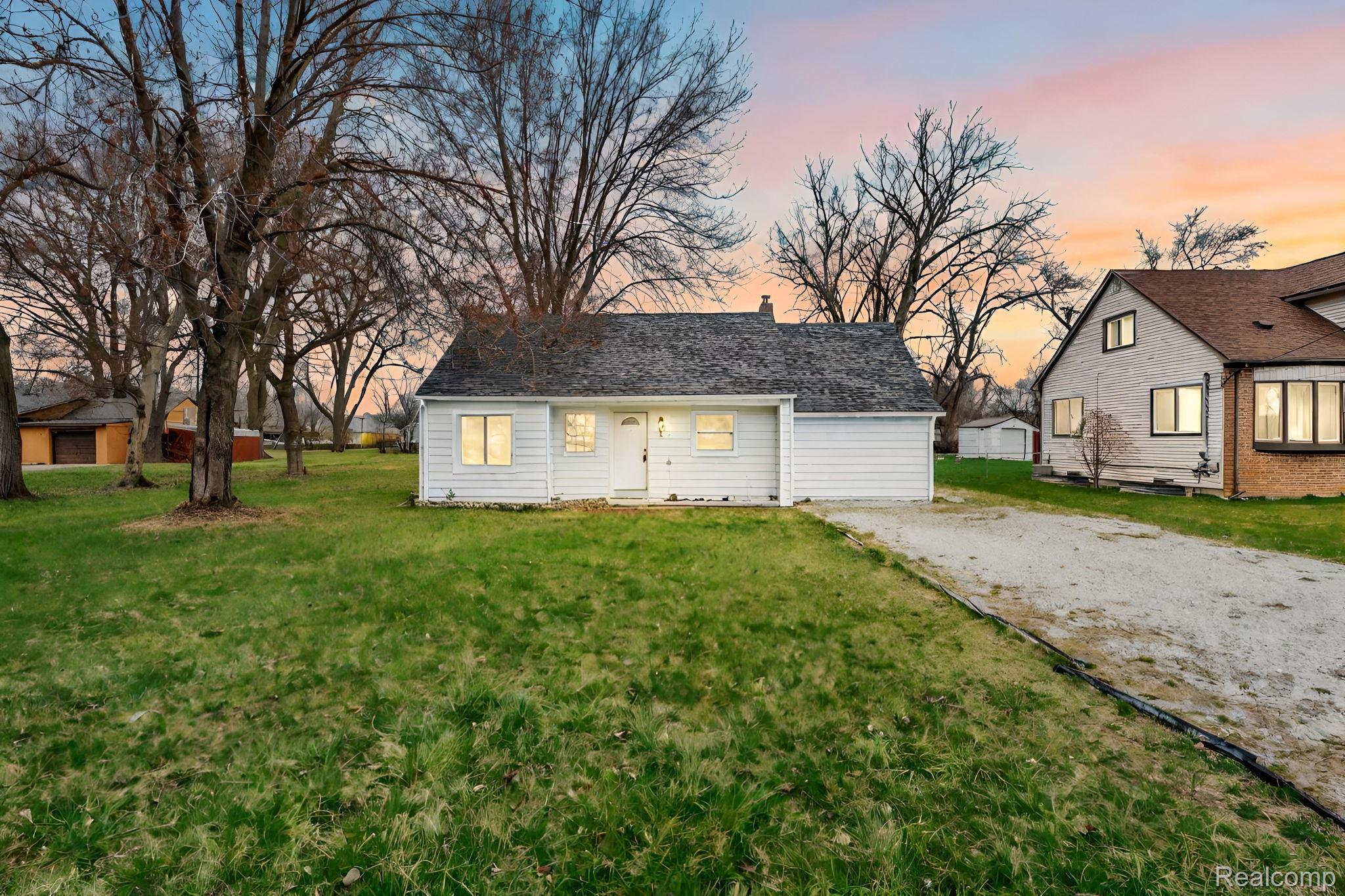 2121, Chesley, Sterling Heights, Michigan, 48310