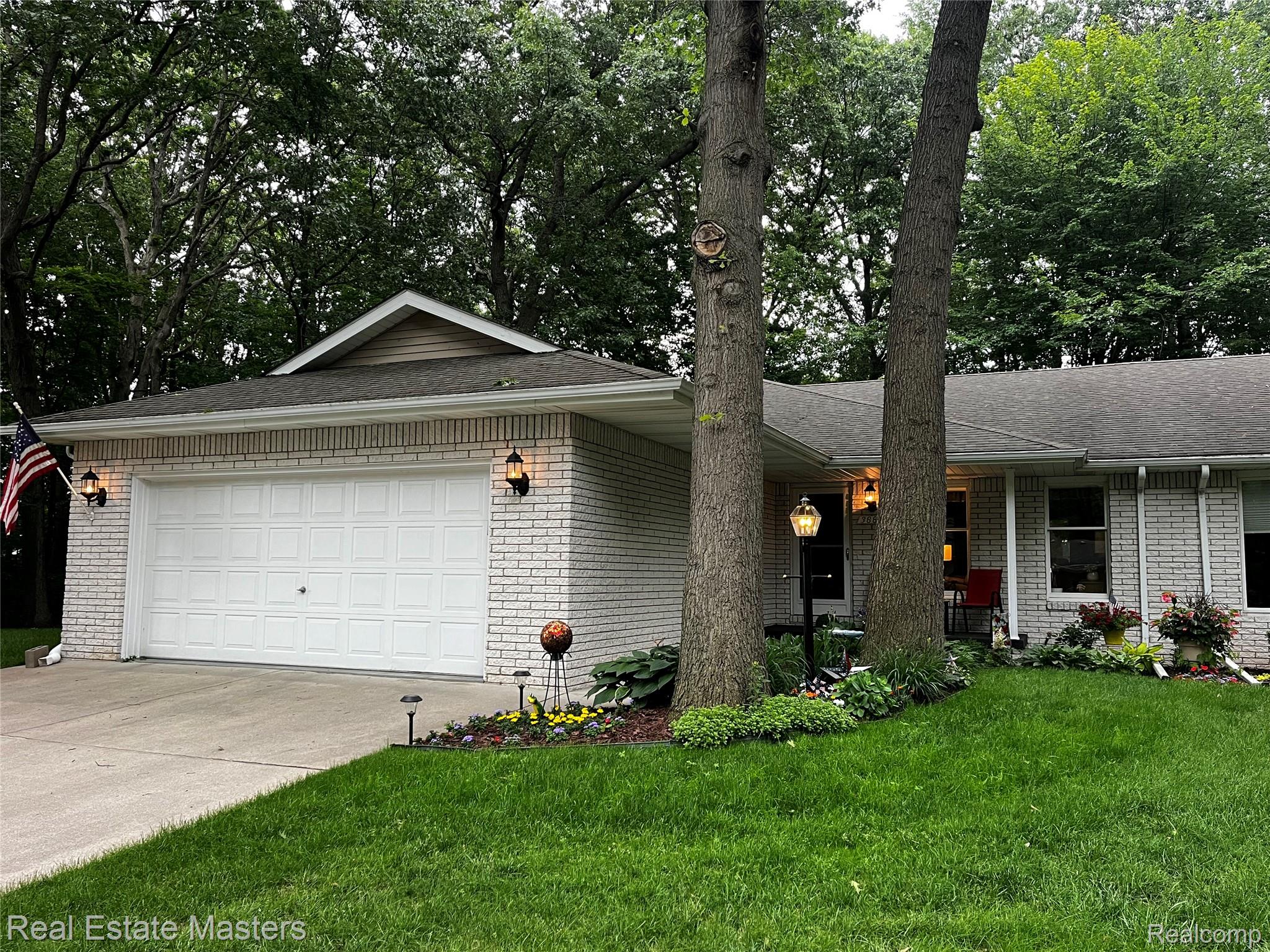3880, BUTTERNUT, #2, Port Huron, Michigan, 48060