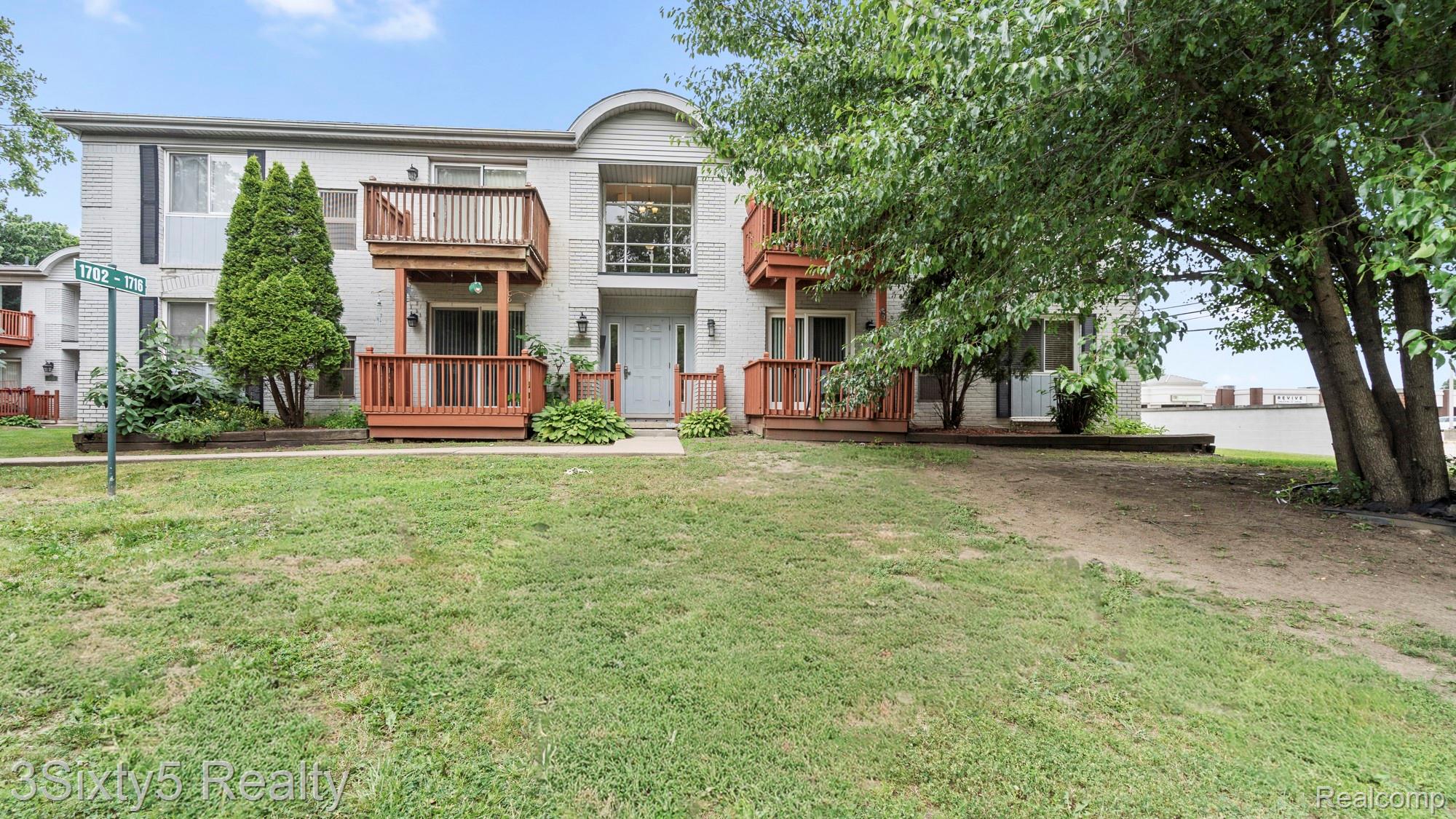 1702, Fort, #4, Trenton, Michigan, 48183