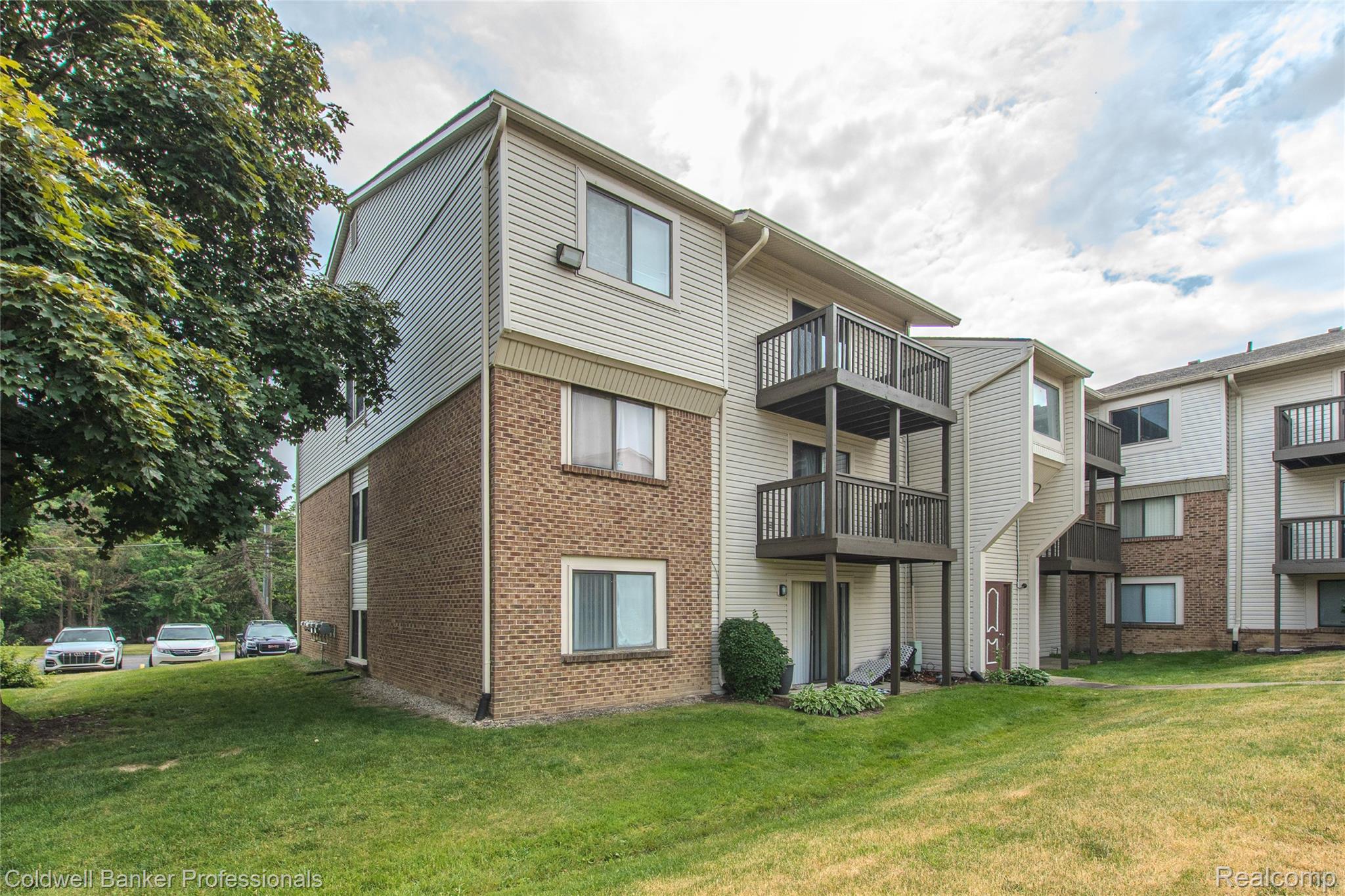 30078, W 12 Mile Rd, #99, Farmington, Michigan, 48334