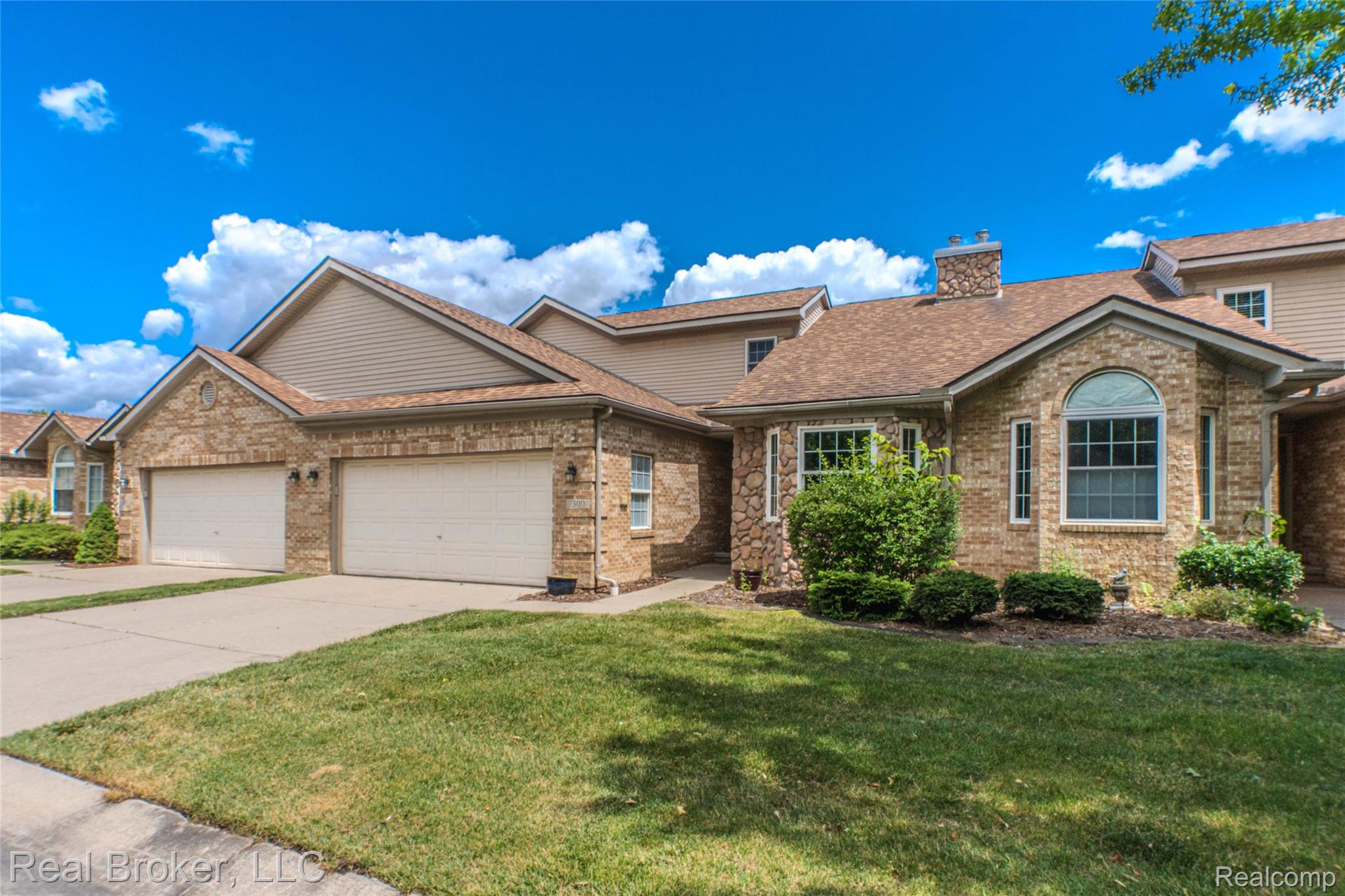 300, Avium, Canton, Michigan, 48187