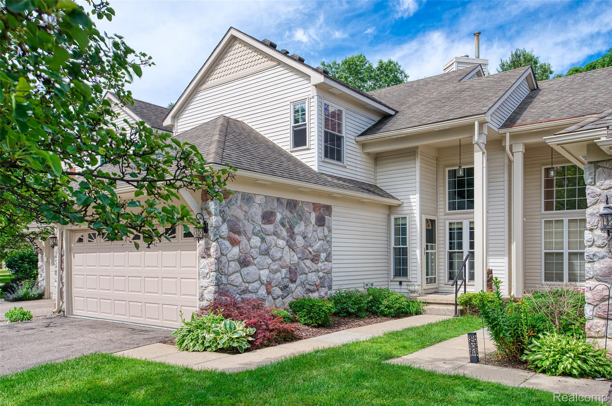 1021, Calpernia, Wixom, Michigan, 48393