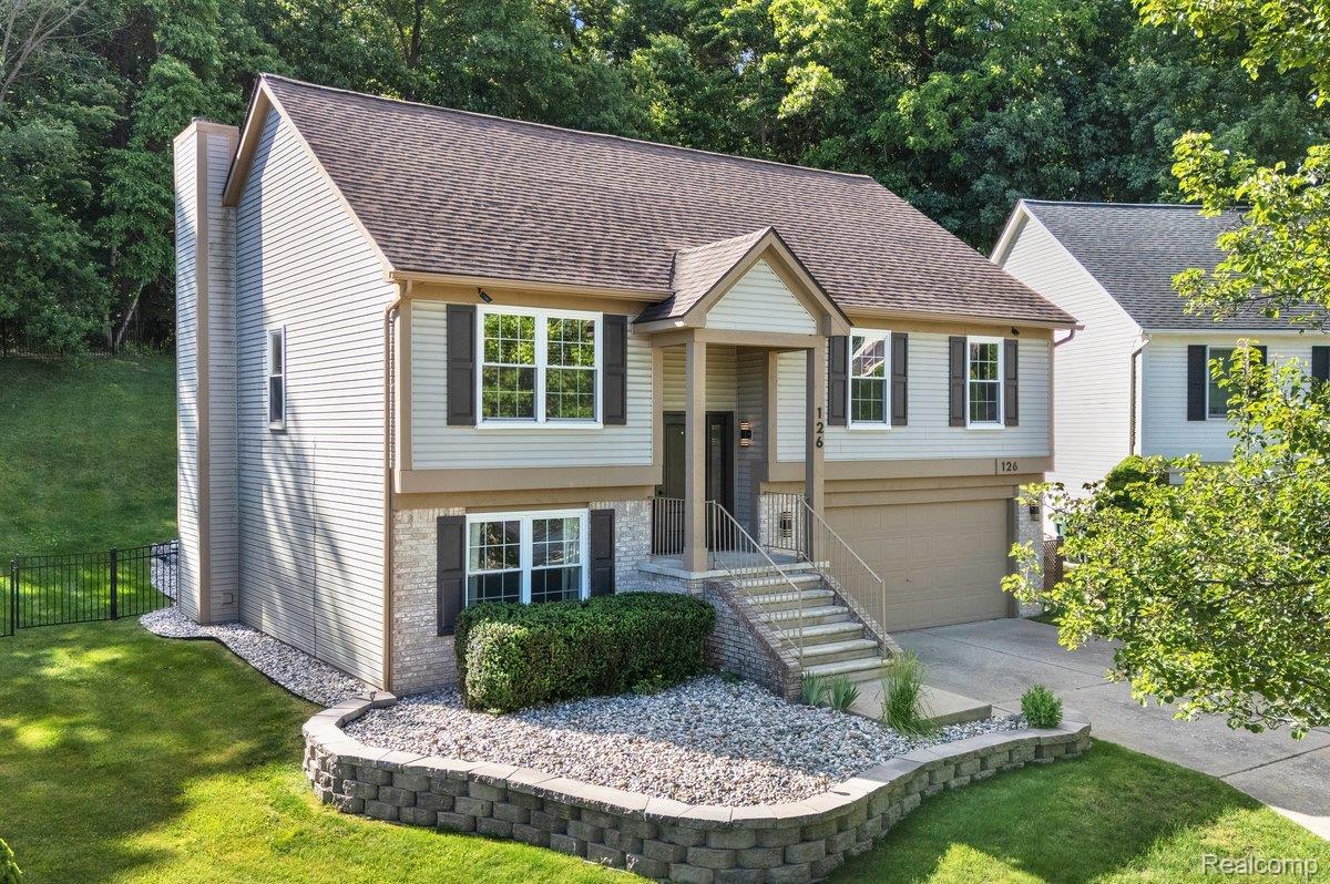 126, Eagle Ridge, Orion, Michigan, 48360