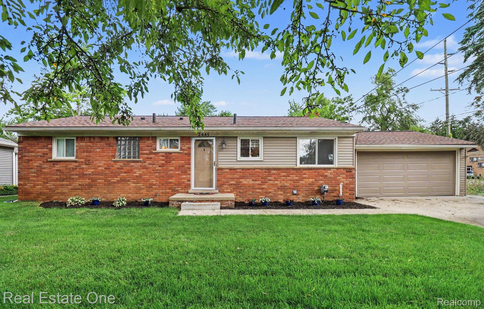 2445, Ethel, Wolverine Lake, Michigan, 48390