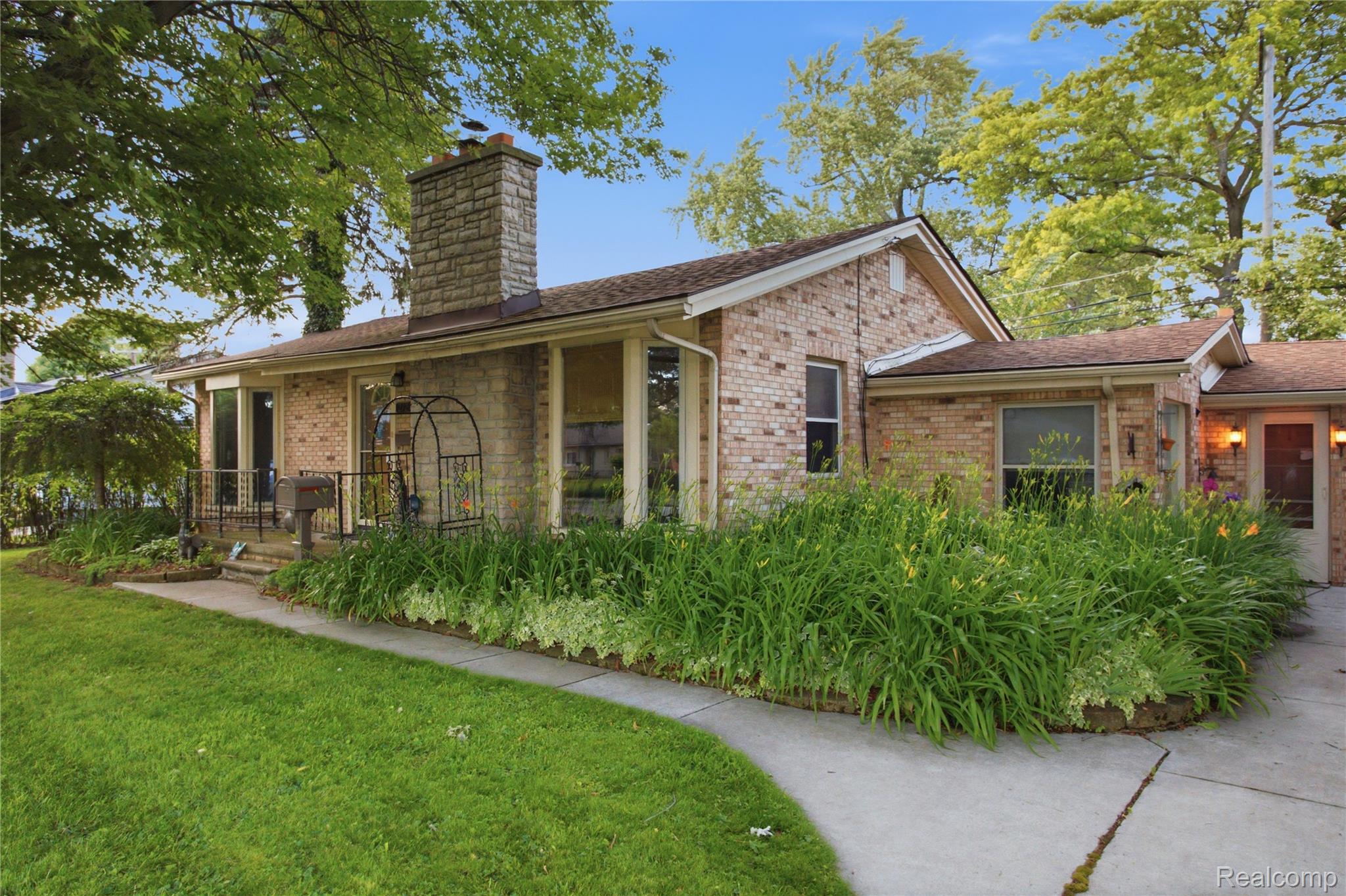 21211, Ardmore Park, St. Clair Shores, Michigan, 48081