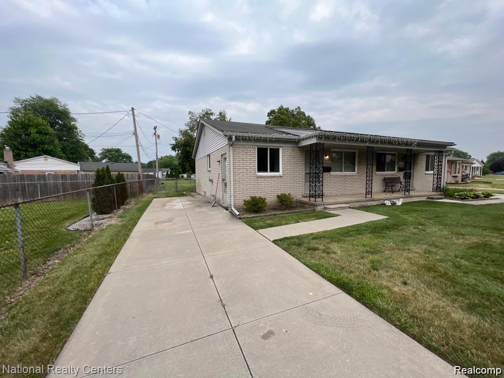 30824, Greater Mack, St. Clair Shores, Michigan, 48080