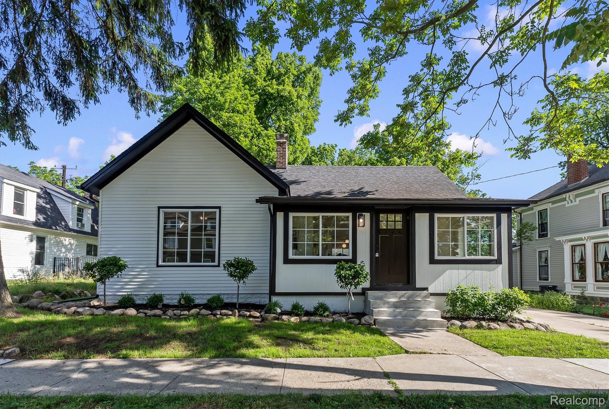 117, Church, E, Lake Orion, Michigan, 48362