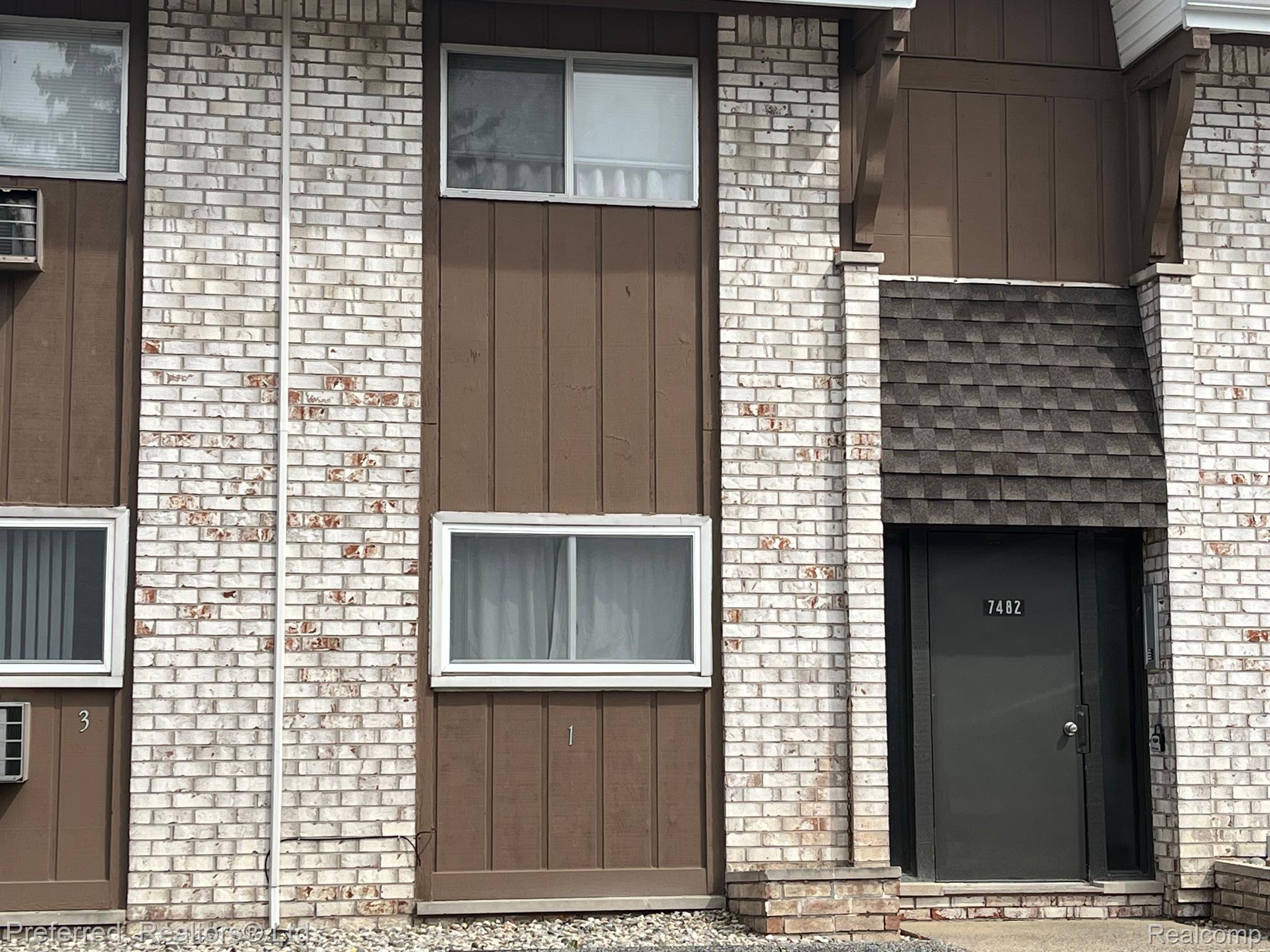 7482, Woodview, #1, Westland, Michigan, 48185