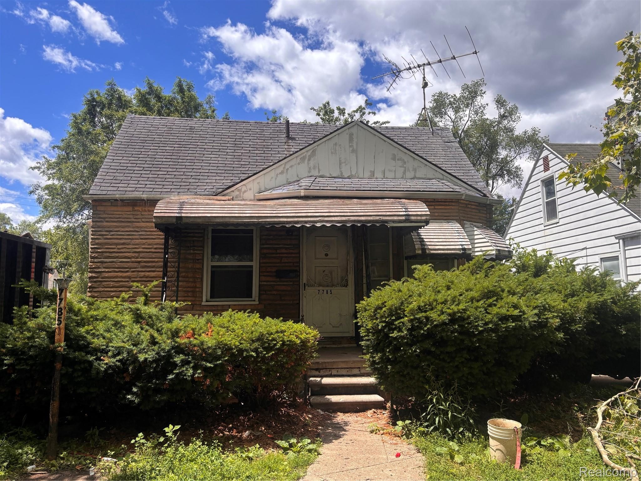 7785, Clayburn, Detroit, Michigan, 48228
