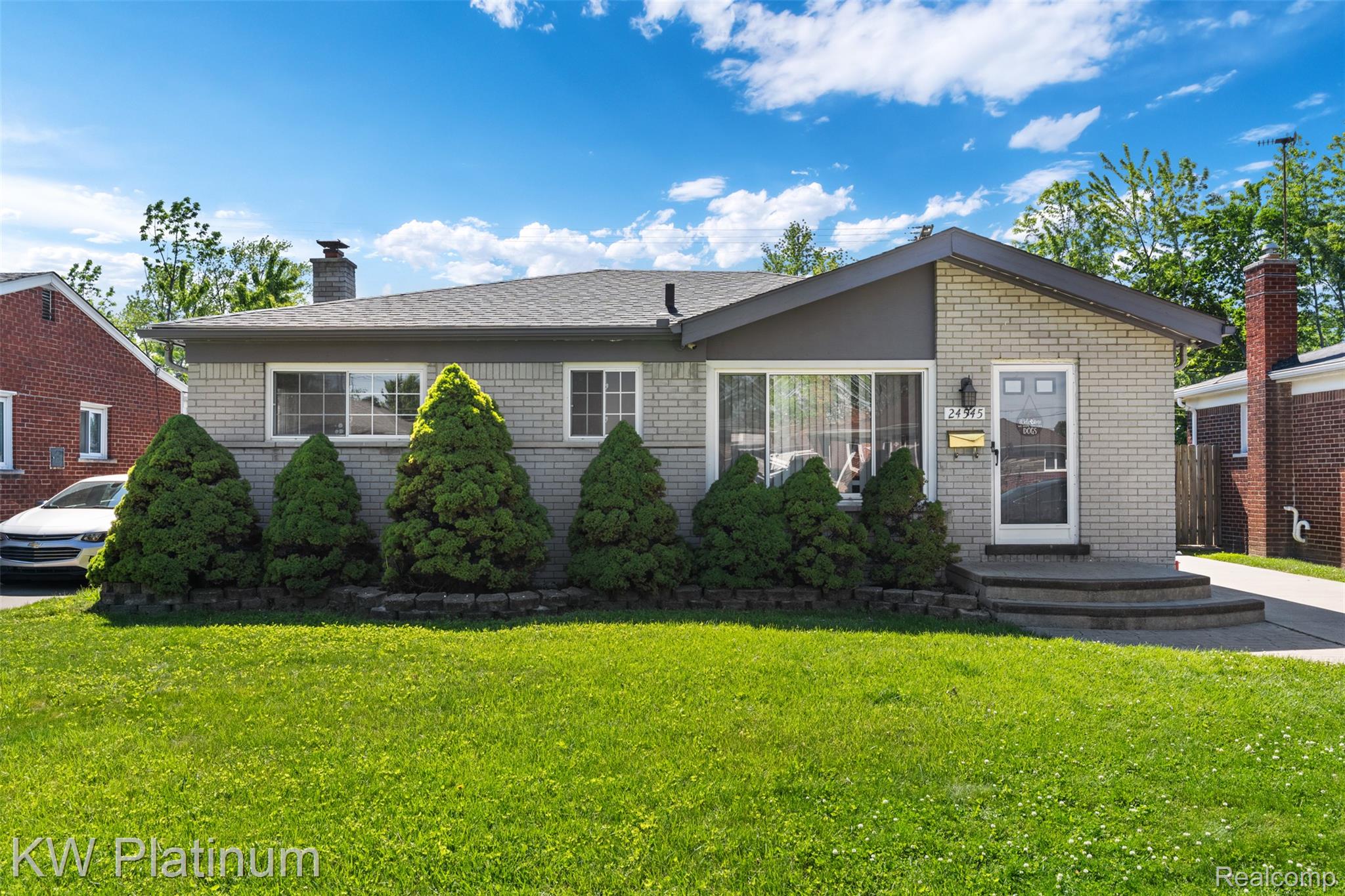 24545, Raven, Eastpointe, Michigan, 48021