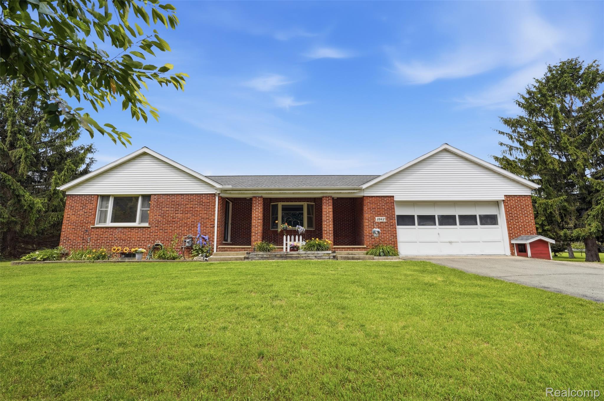 3843, Hooker, Pinckney, Michigan, 48169