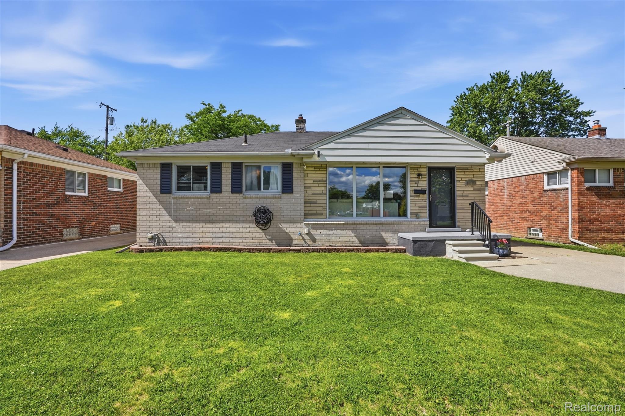 18301, Marquette, Roseville, Michigan, 48066