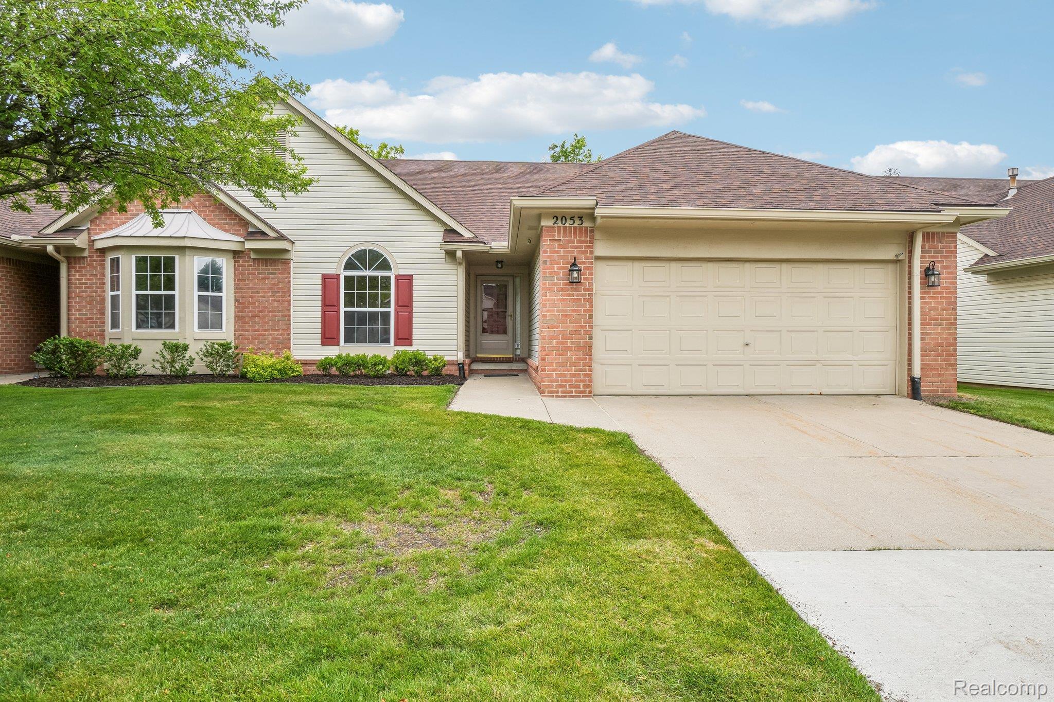 2053, Maplehurst, Commerce Twp, Michigan, 48390