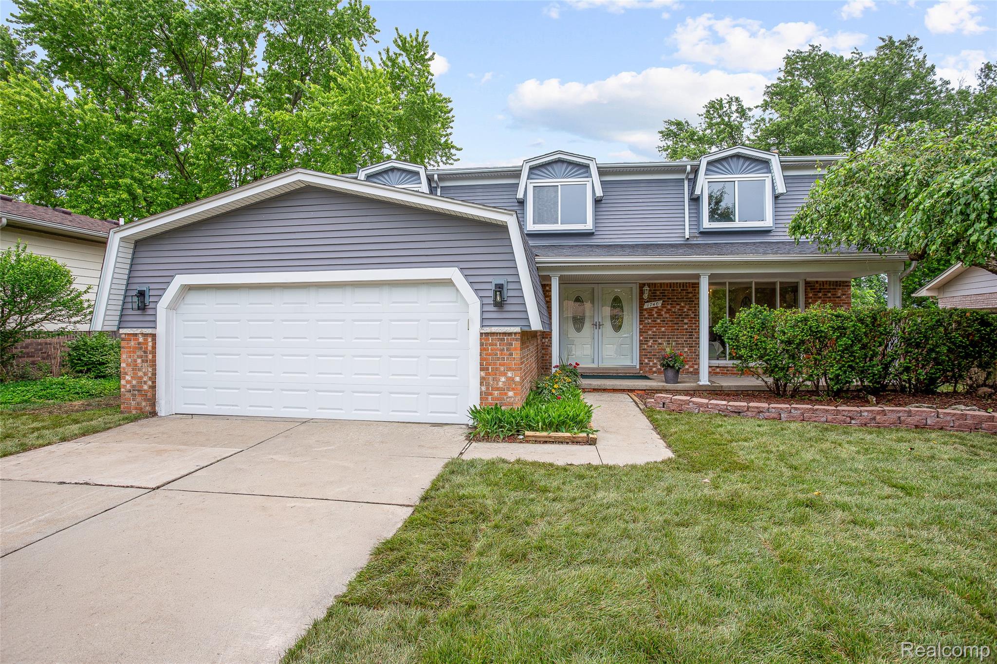 1740, Lakewood, Troy, Michigan, 48083