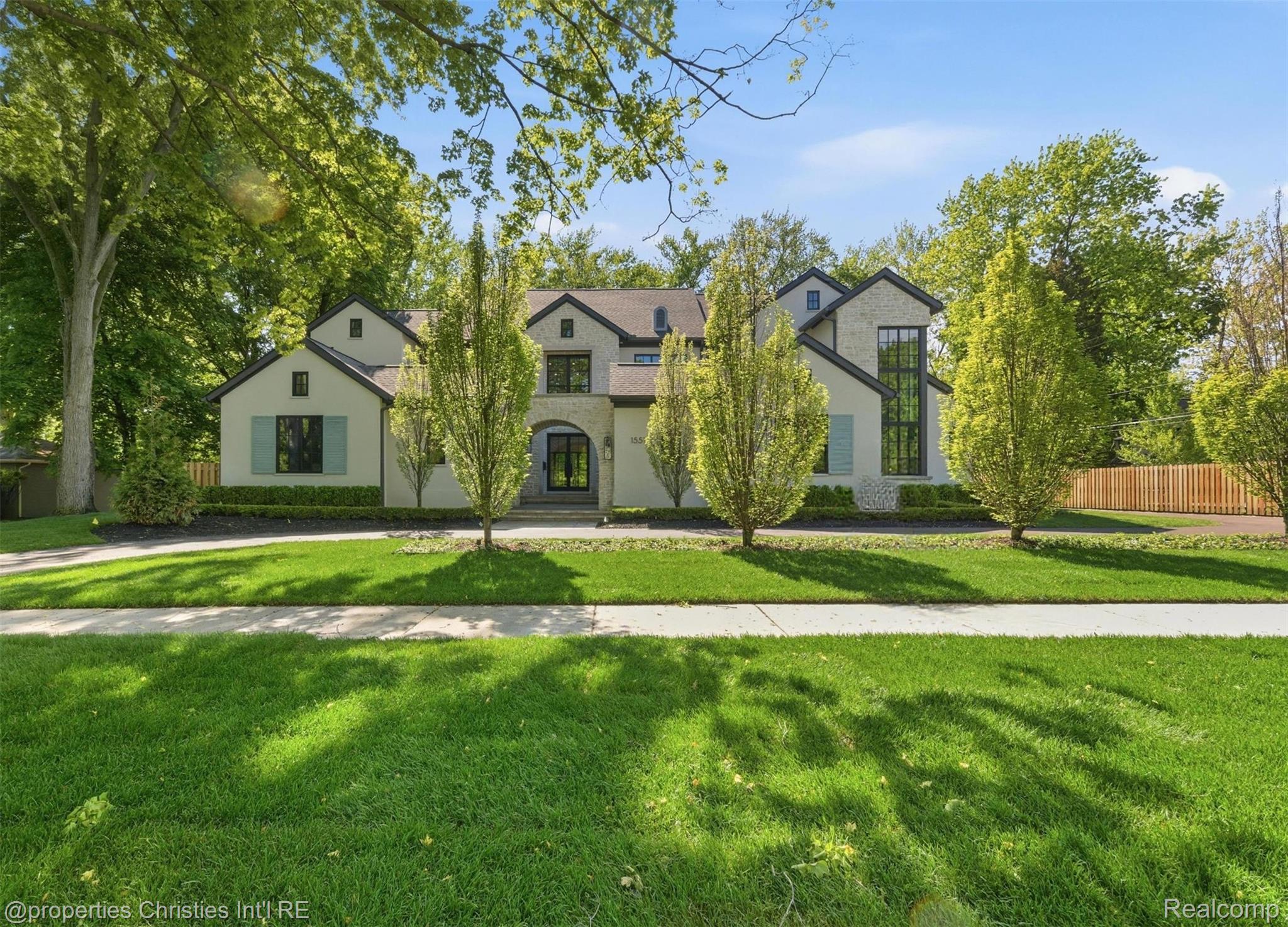 1551, LAKESIDE, Birmingham, Michigan, 48009