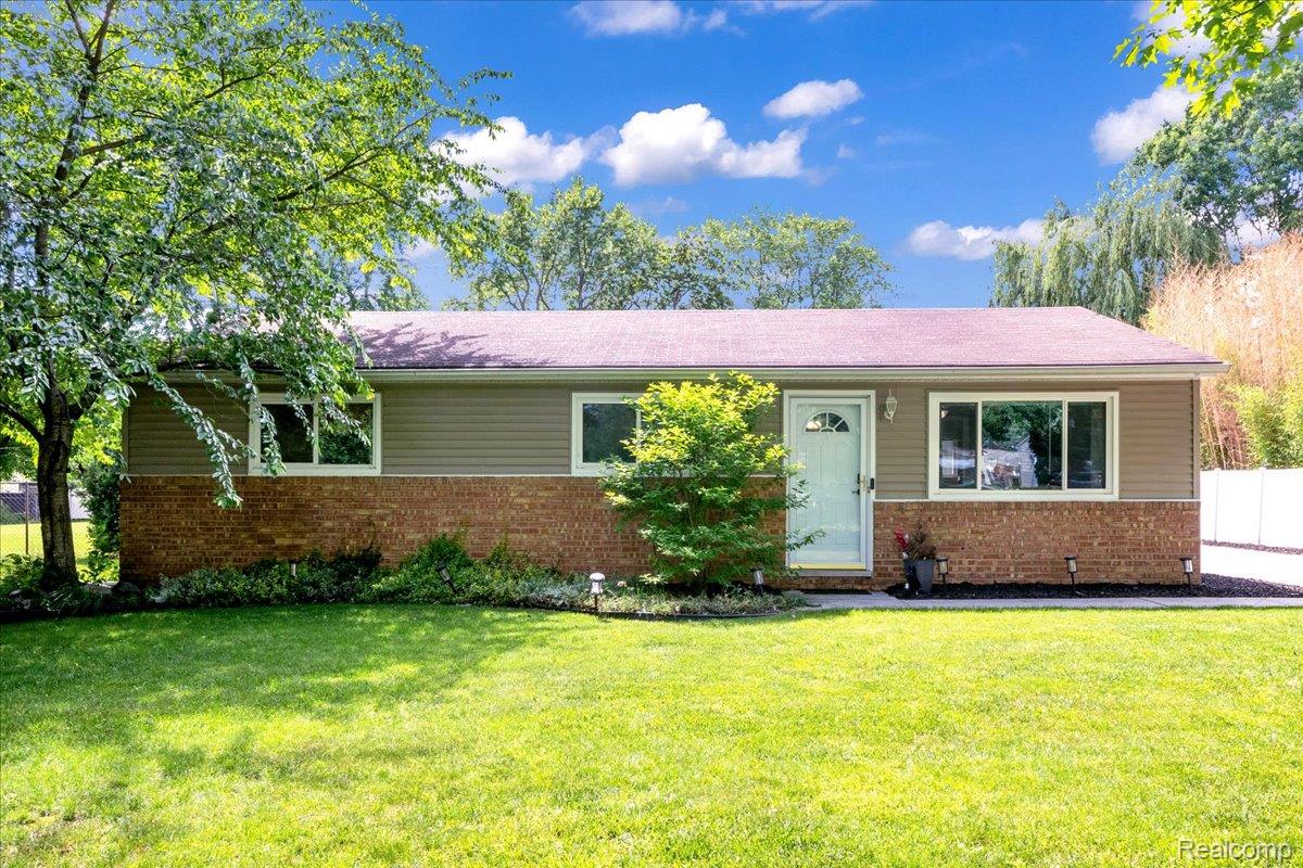 45451, Joseph, Utica, Michigan, 48317