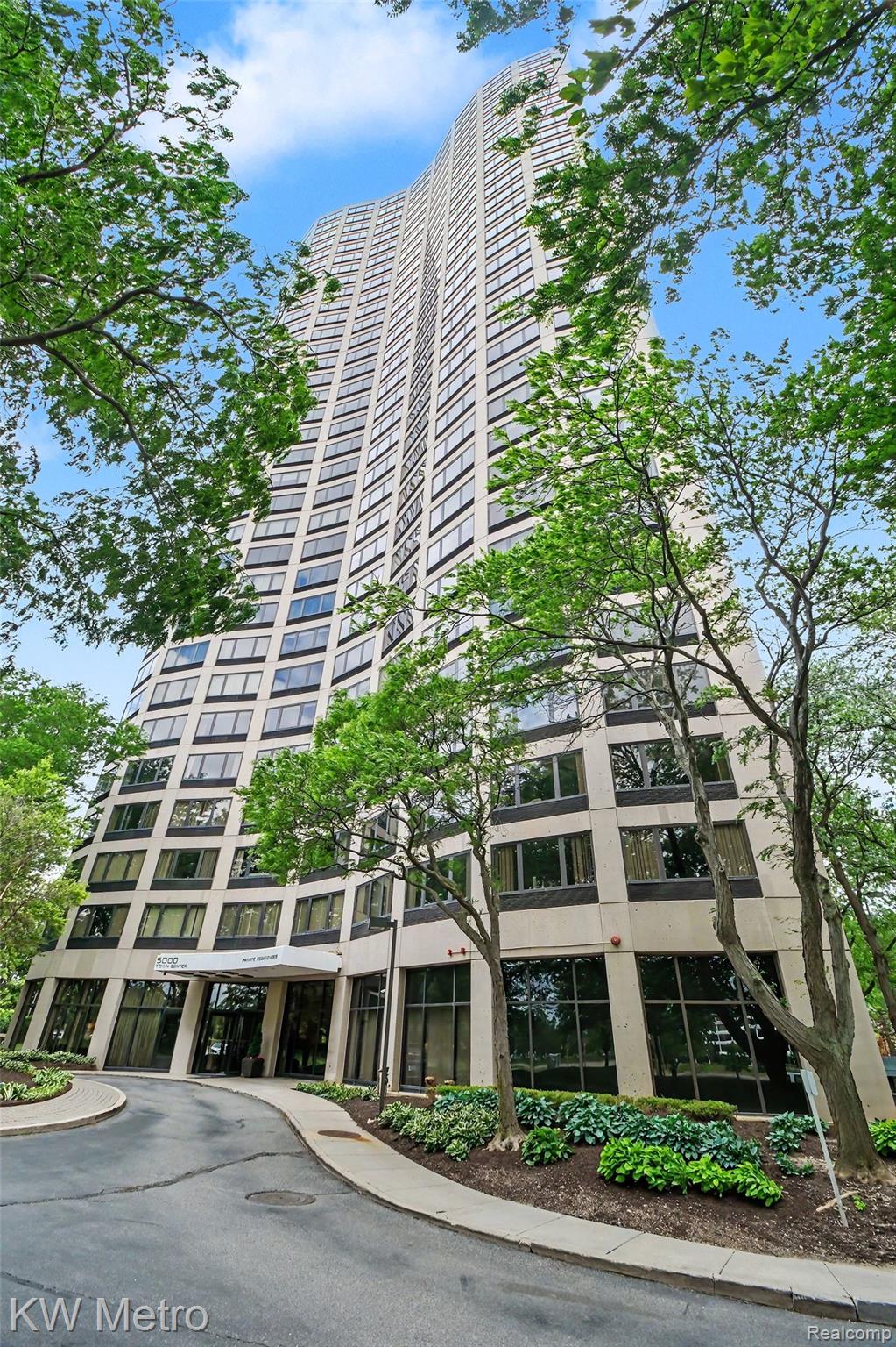 5000, Town, #2906, Southfield, Michigan, 48075
