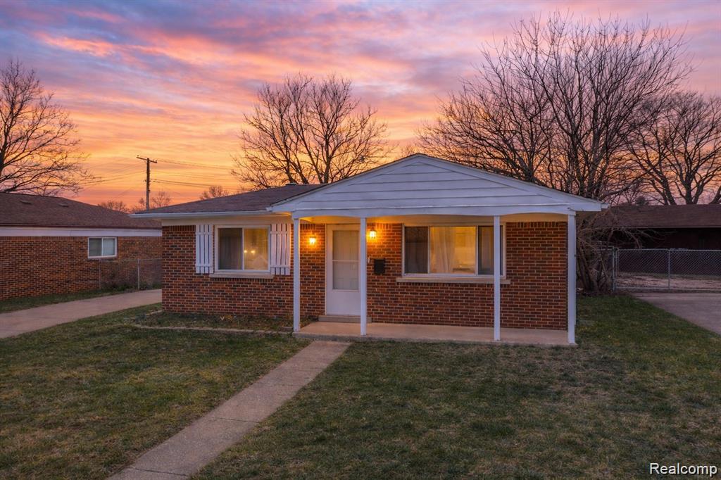 3903, Gloria, Wayne, Michigan, 48184