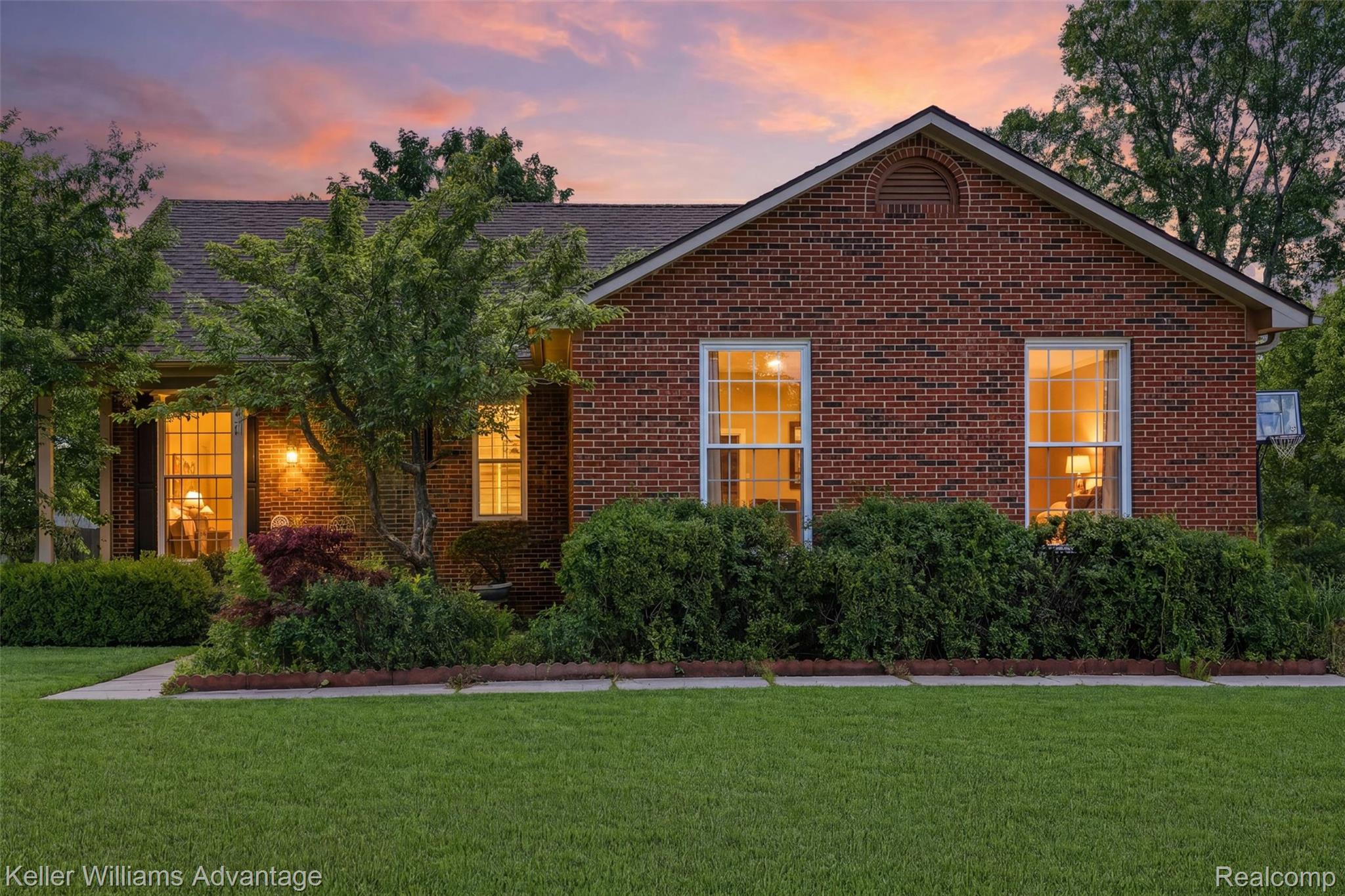 24438, Cote D Nel, Farmington Hills, Michigan, 48336