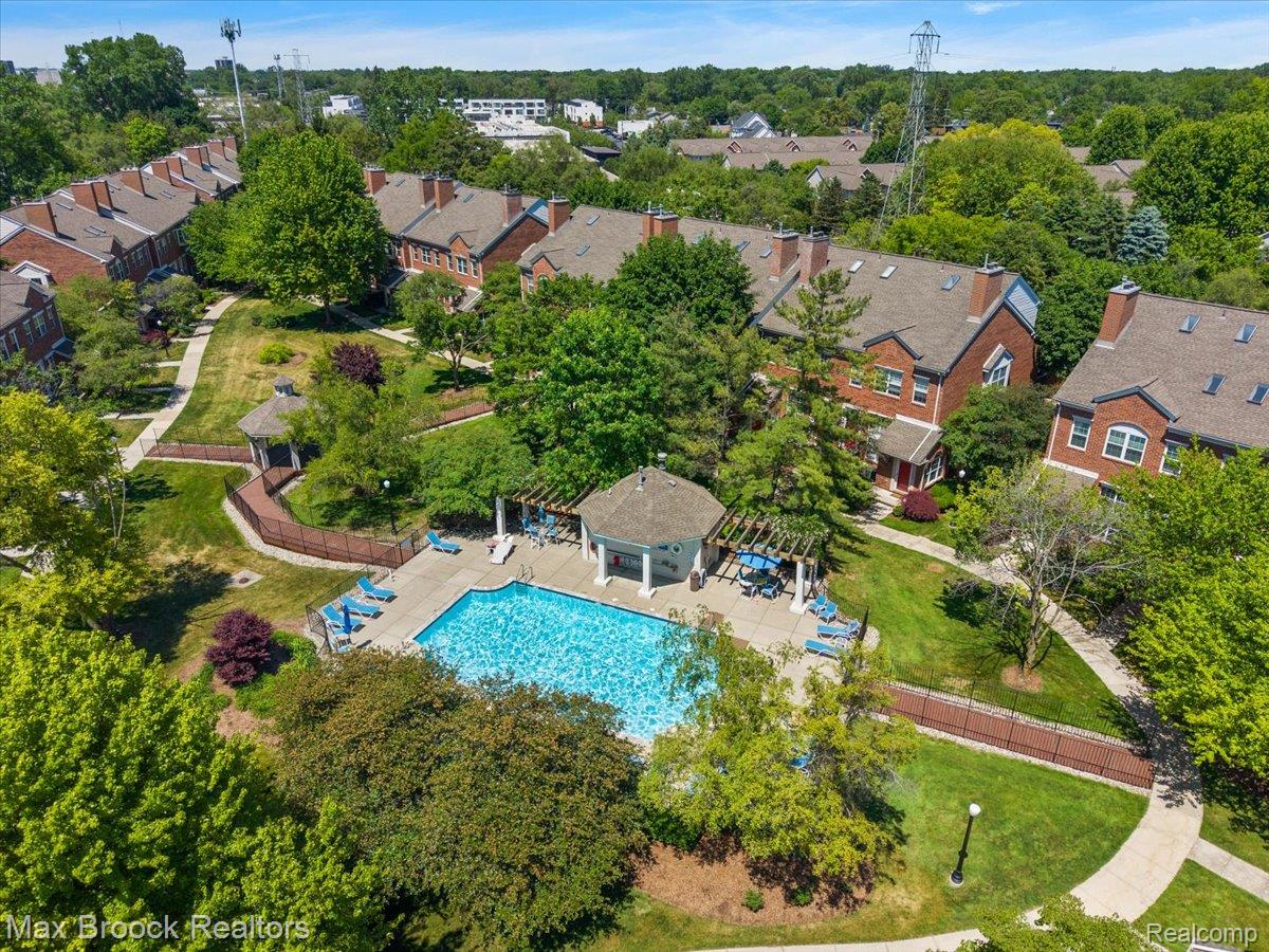 1538, Maryland Club, Royal Oak, Michigan, 48067