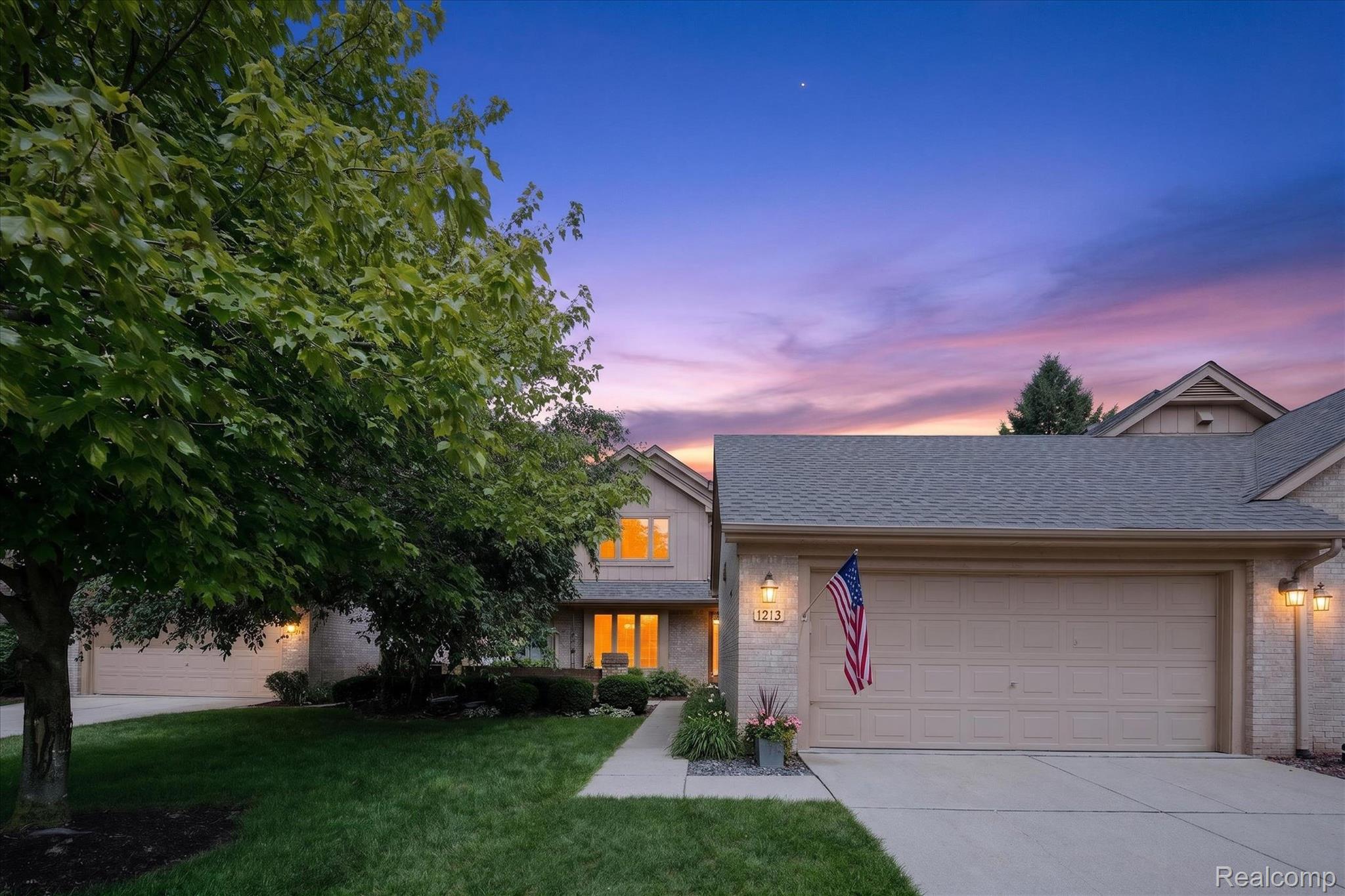 1213, Autumn, Troy, Michigan, 48098
