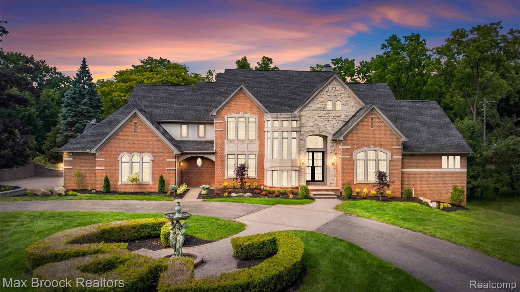 1888, Tahquamenon, Bloomfield Hills, Michigan, 48302
