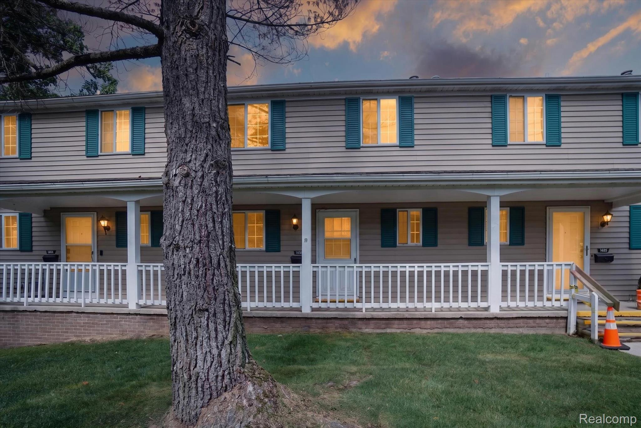 1624, Peppertree, #12, Lansing, Michigan, 48912