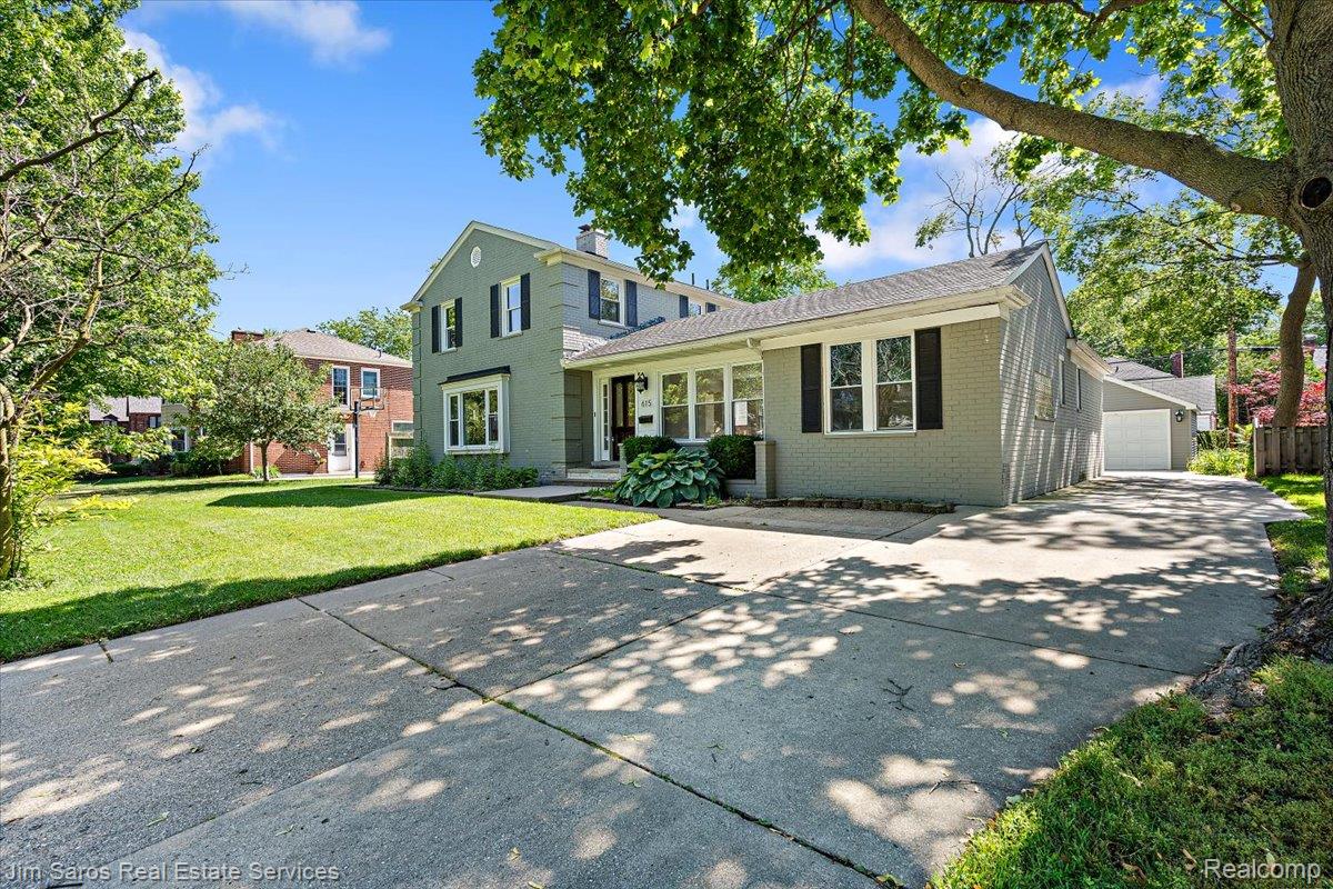 615, Lakepointe, Grosse Pointe, Michigan, 48230