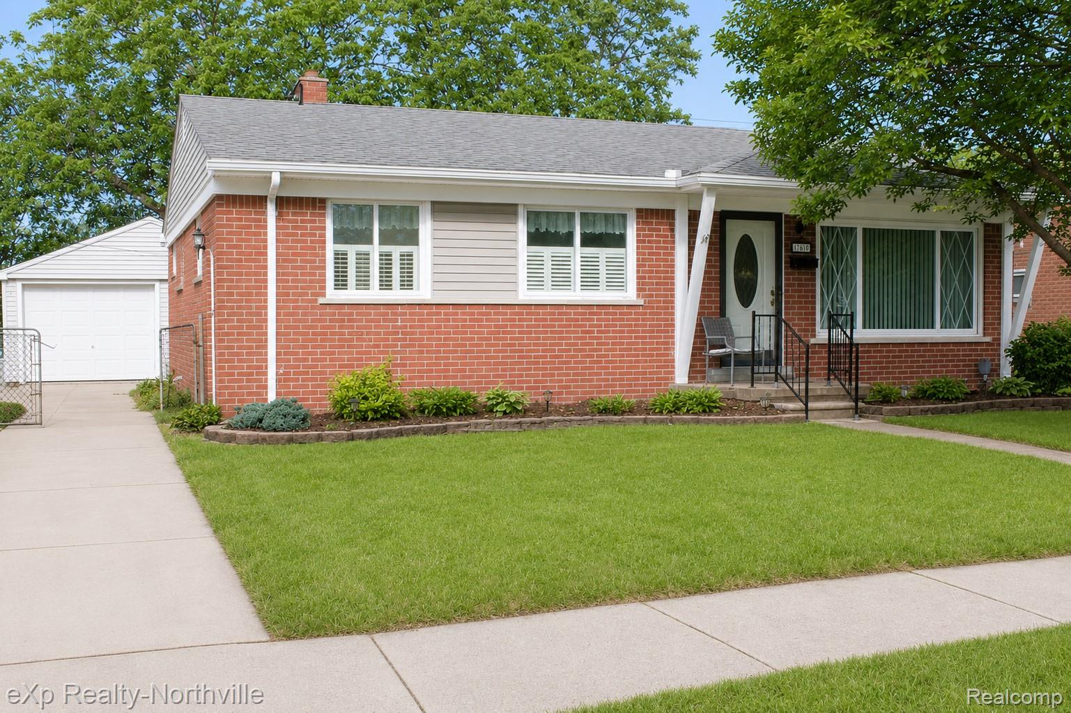 130, Shotka, Westland, Michigan, 48186